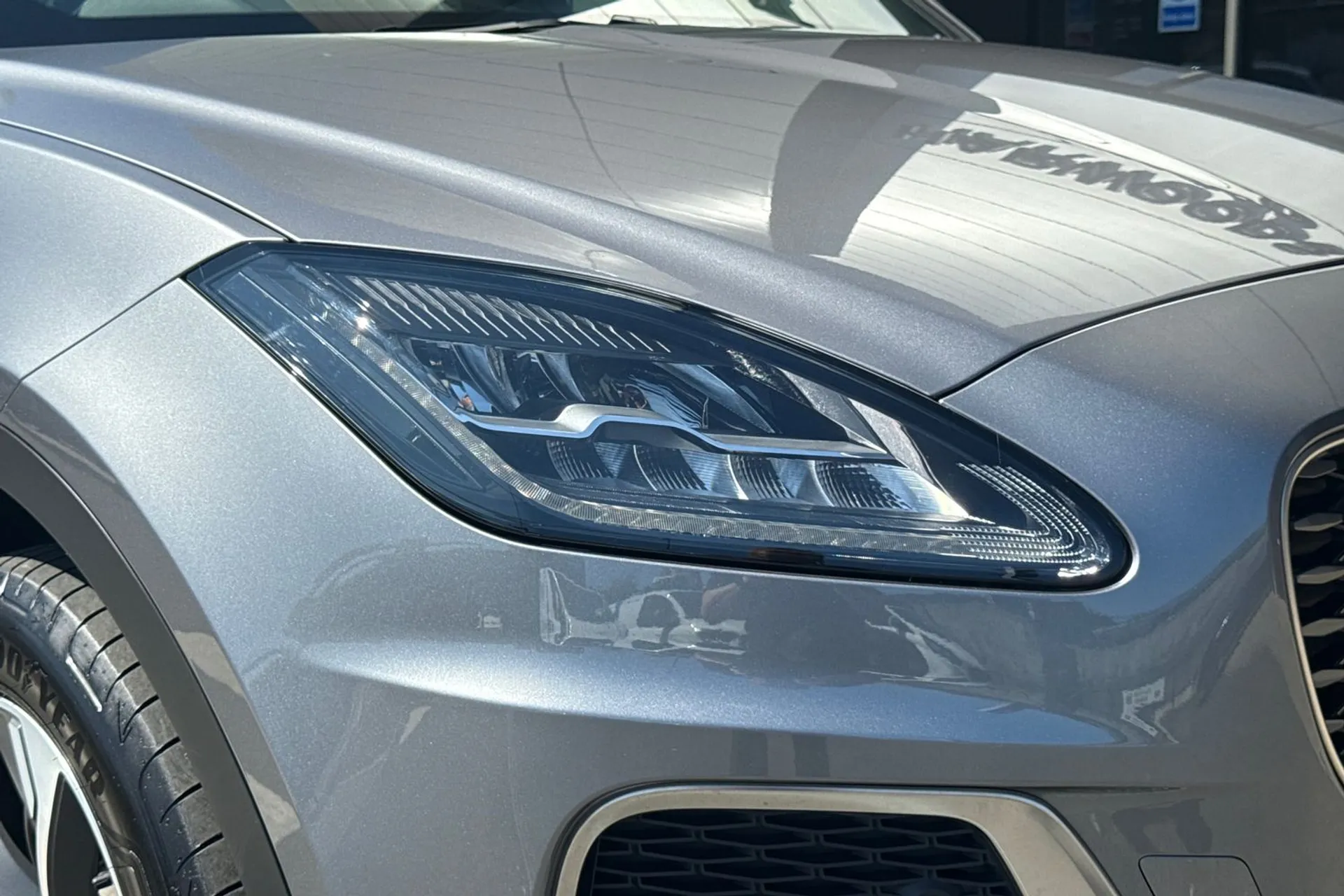 Jaguar E-PACE thumbnail image number 25