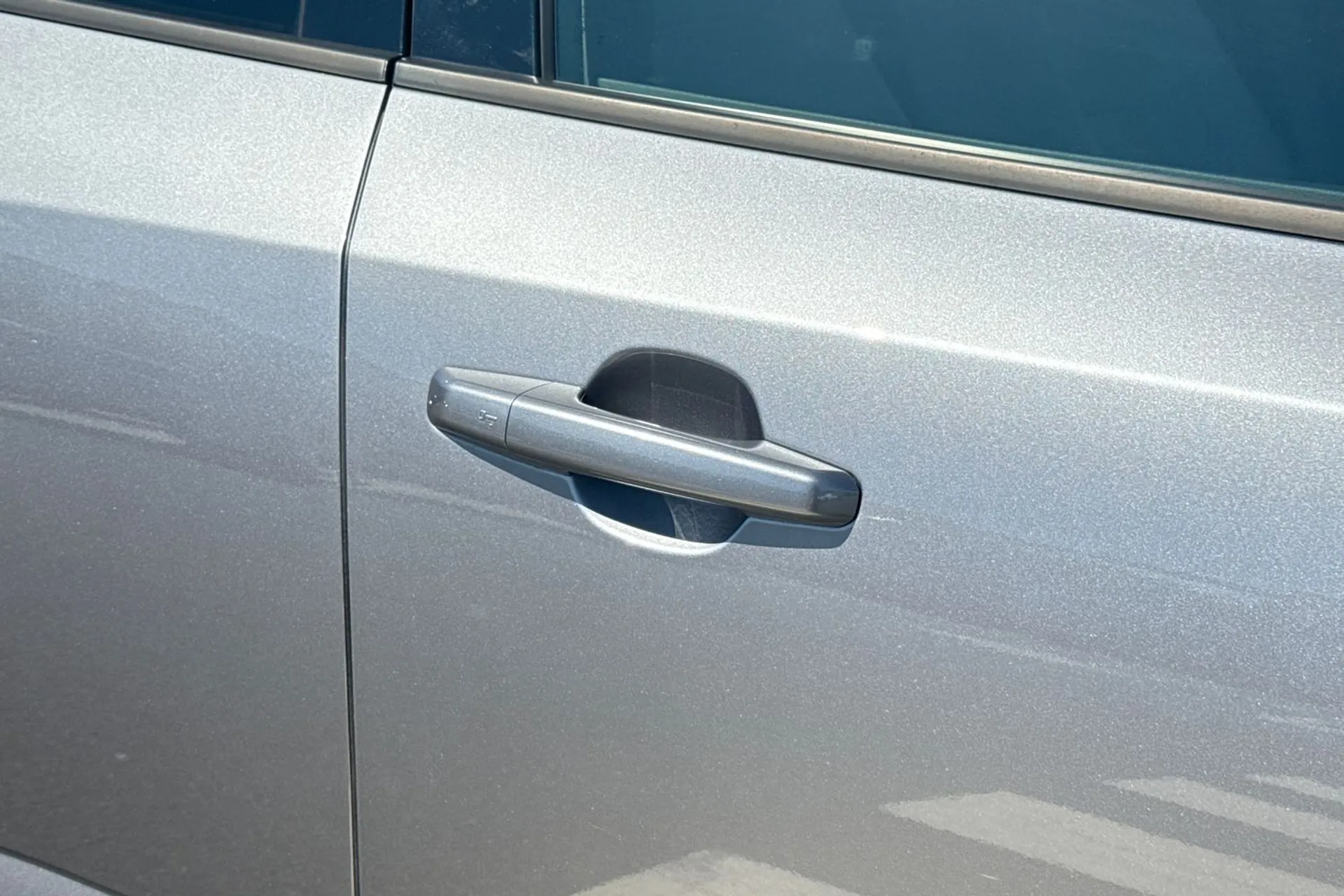 Jaguar E-PACE thumbnail image number 32