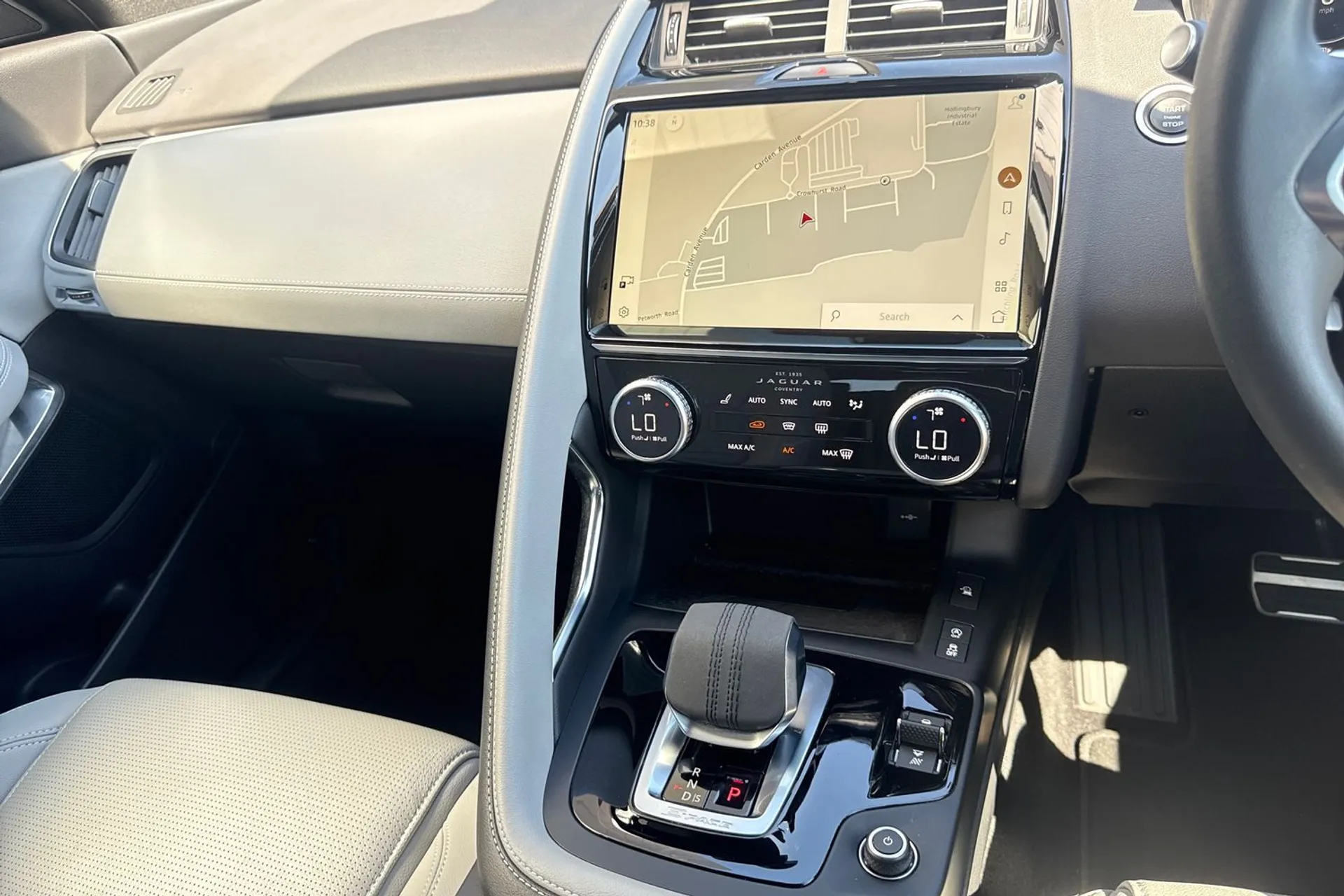 Jaguar E-PACE thumbnail image number 52