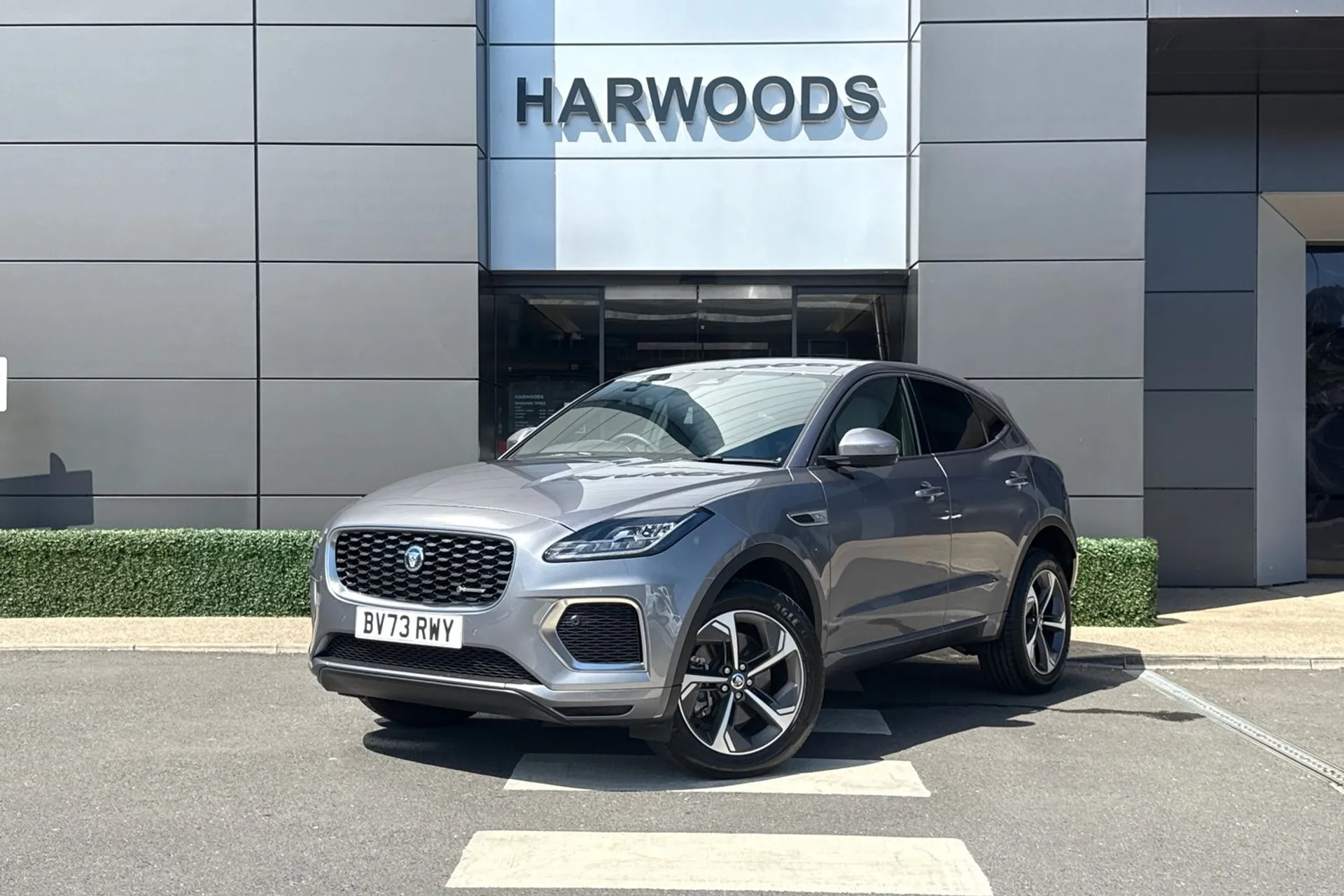 Jaguar E-PACE thumbnail image number 15