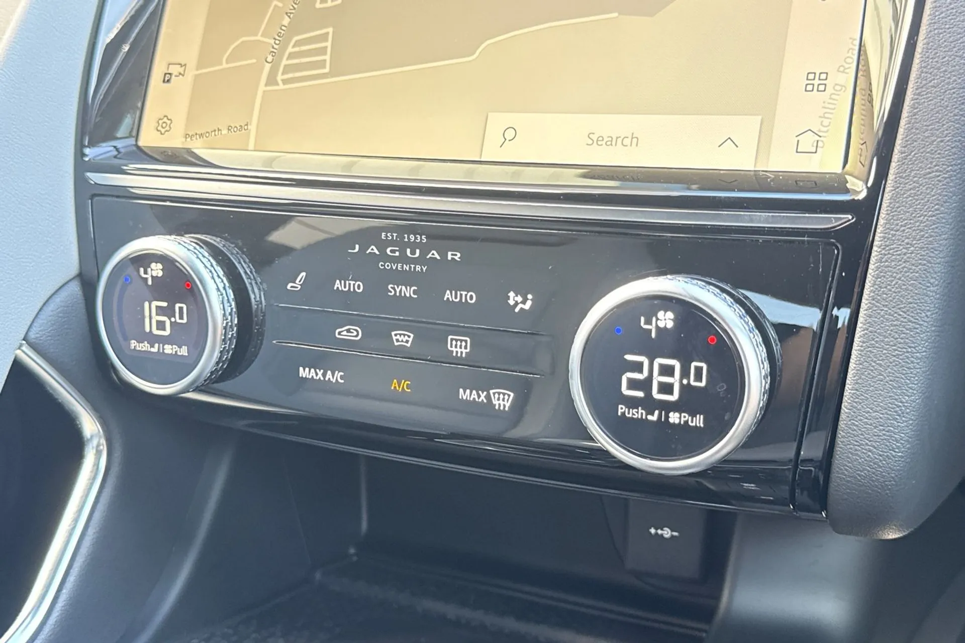 Jaguar E-PACE thumbnail image number 53