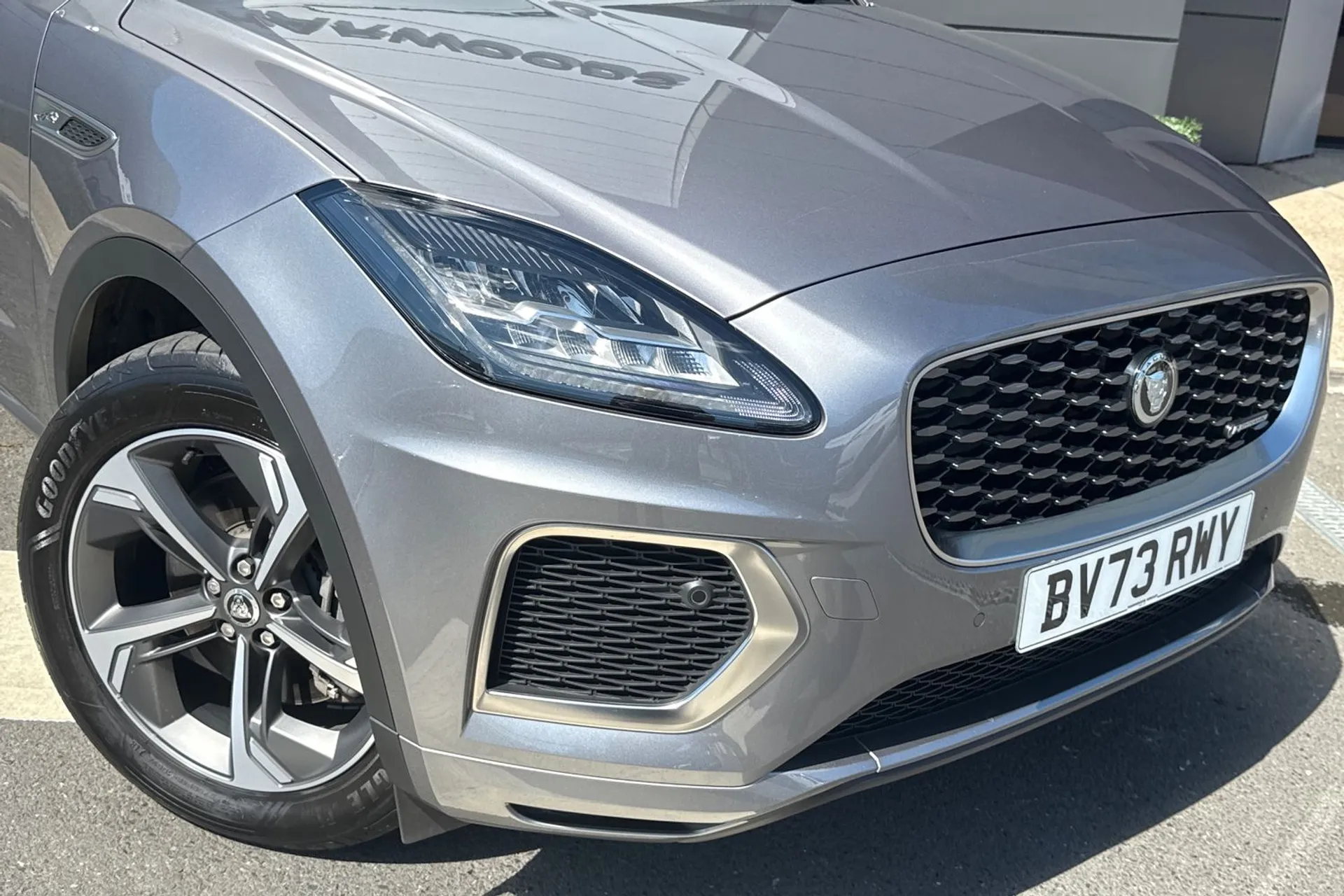 Jaguar E-PACE thumbnail image number 24