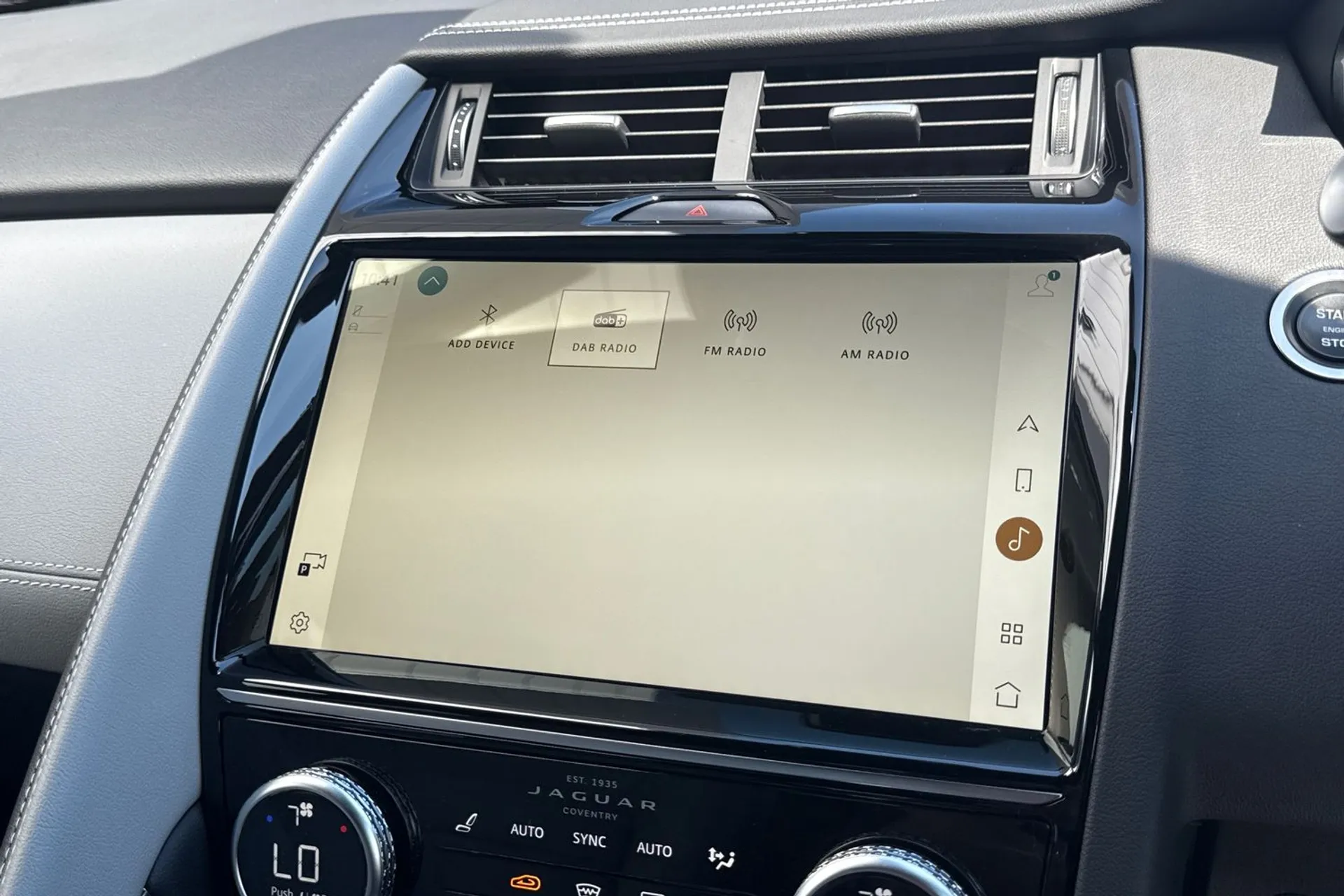 Jaguar E-PACE thumbnail image number 60