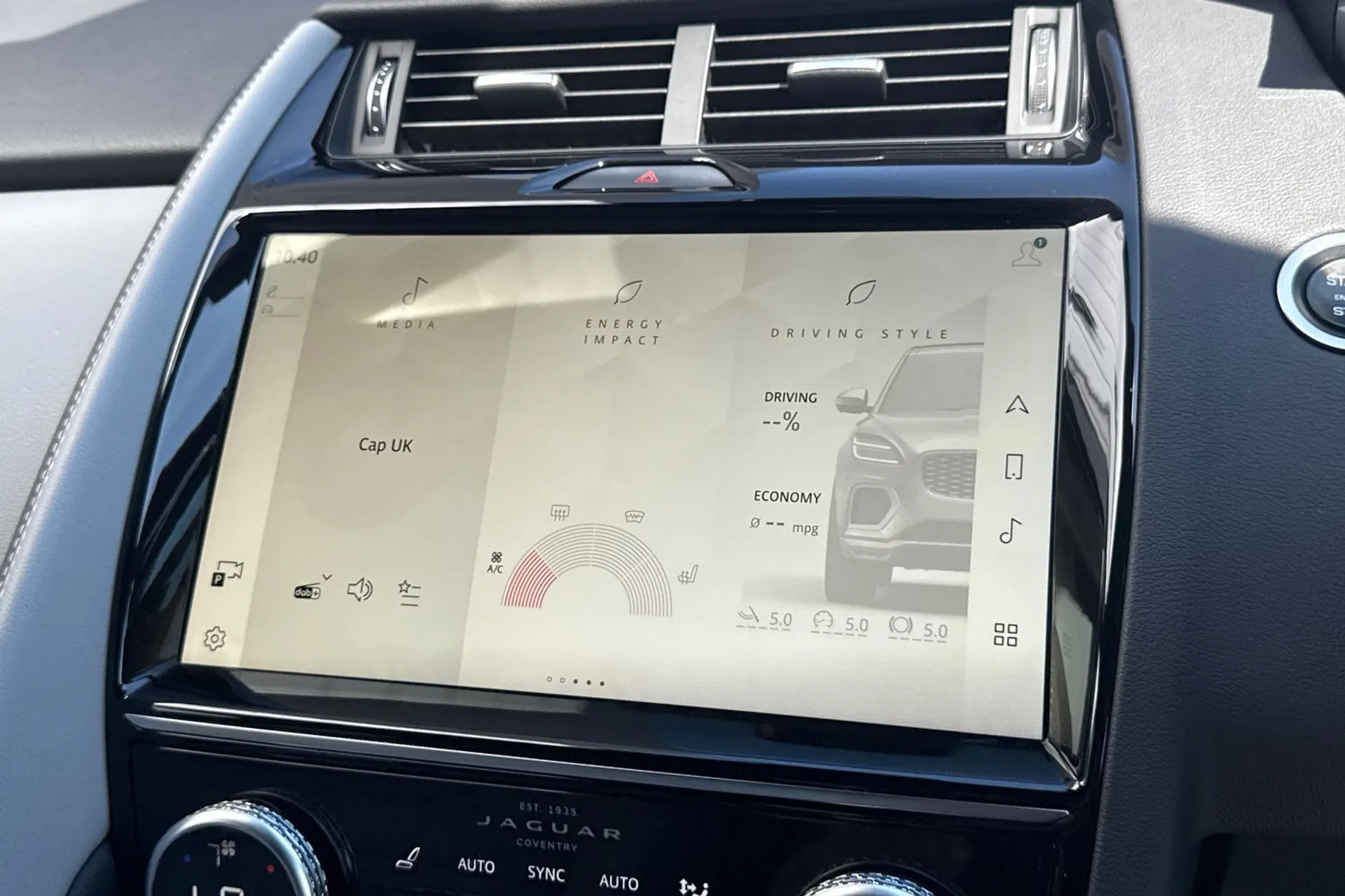 Jaguar E-PACE thumbnail image number 58