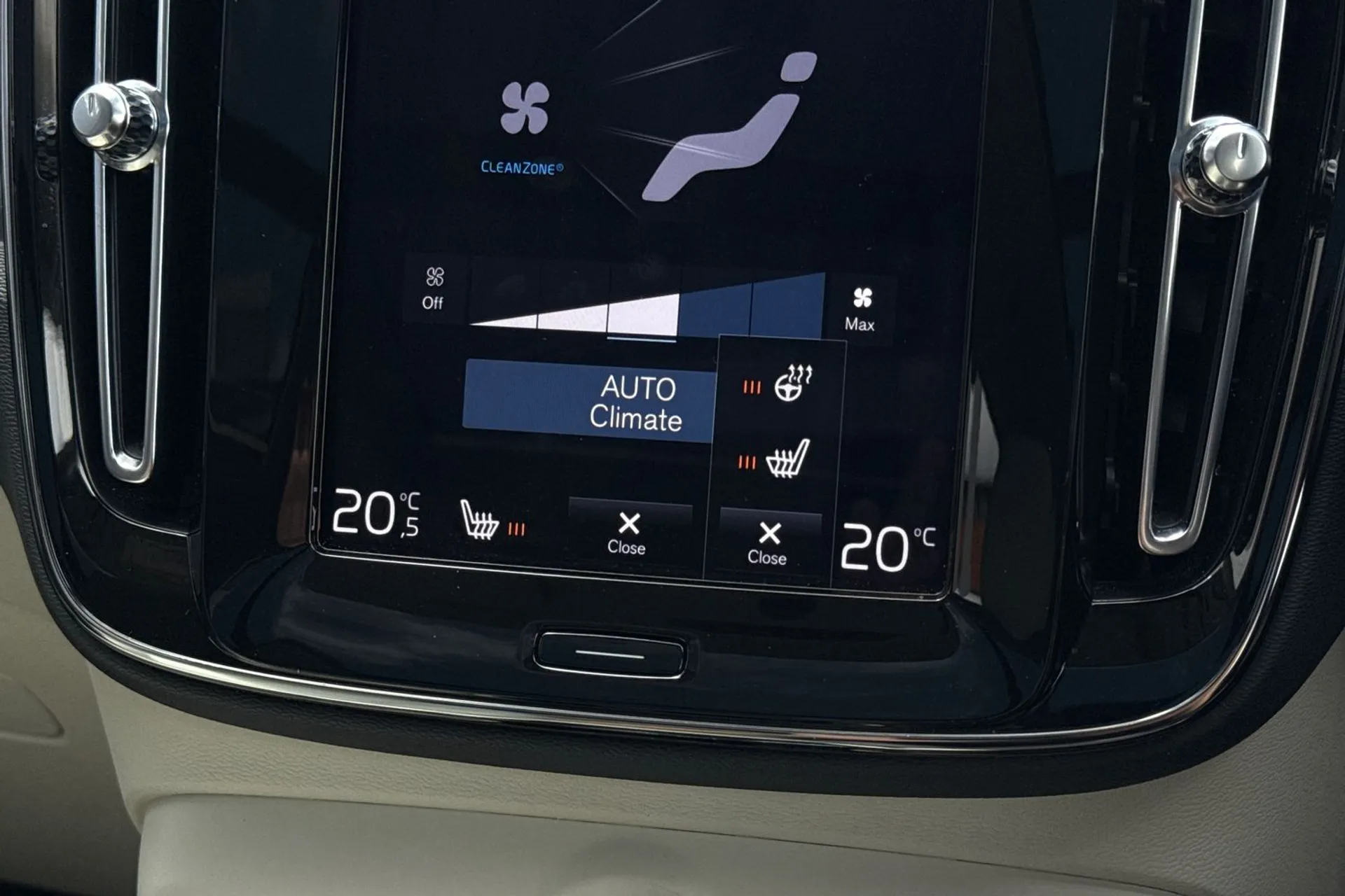 Volvo XC40 thumbnail image number 40