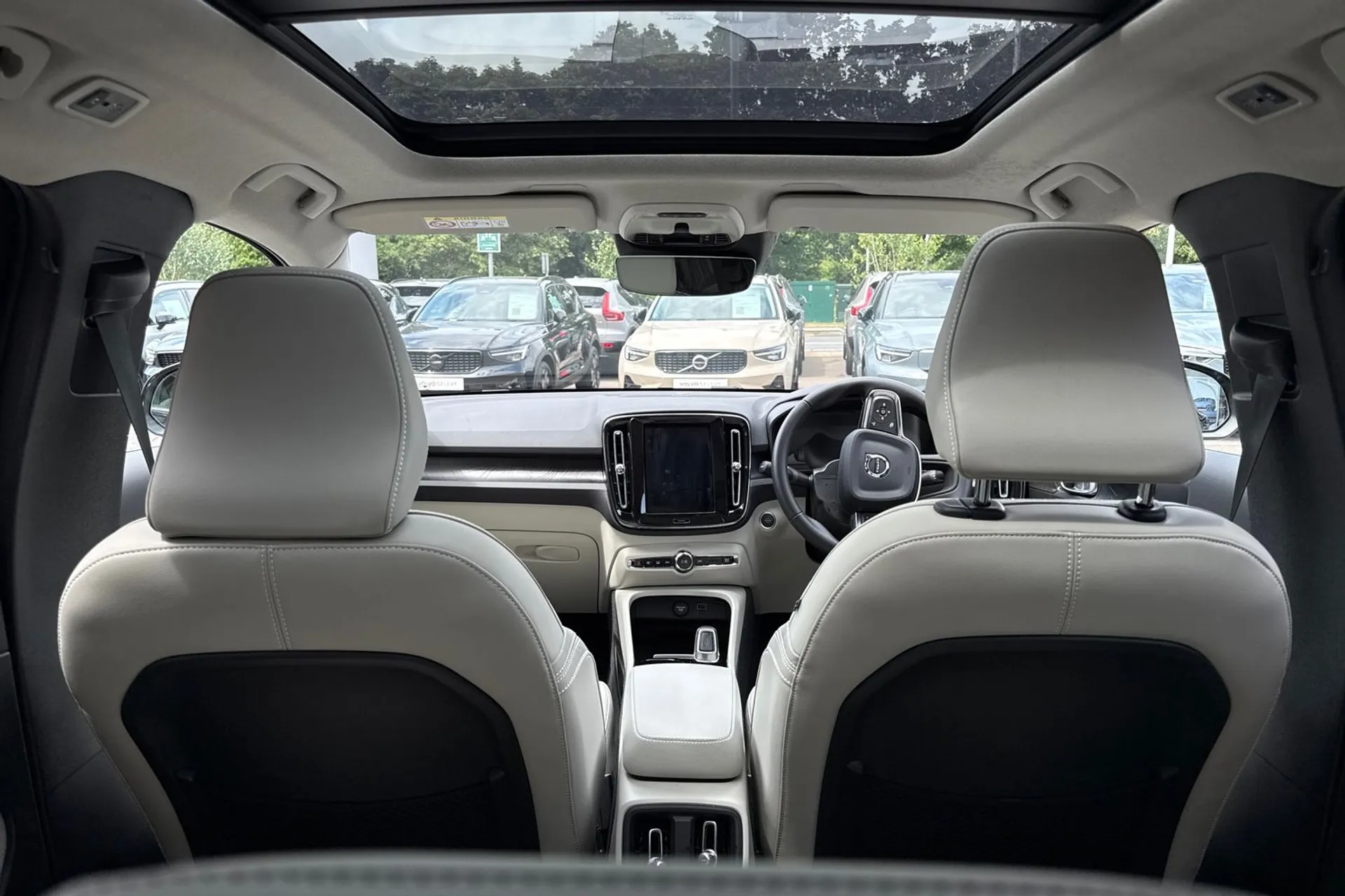 Volvo XC40 thumbnail image number 21