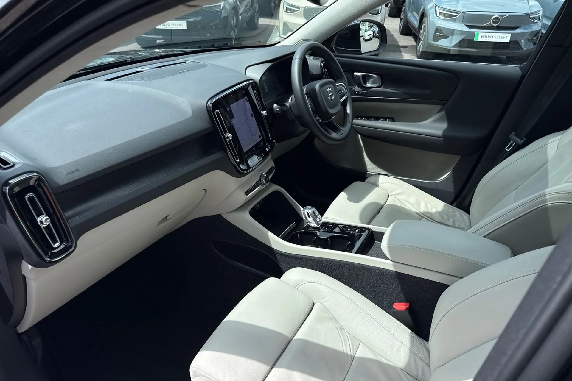 Volvo XC40 thumbnail image number 26