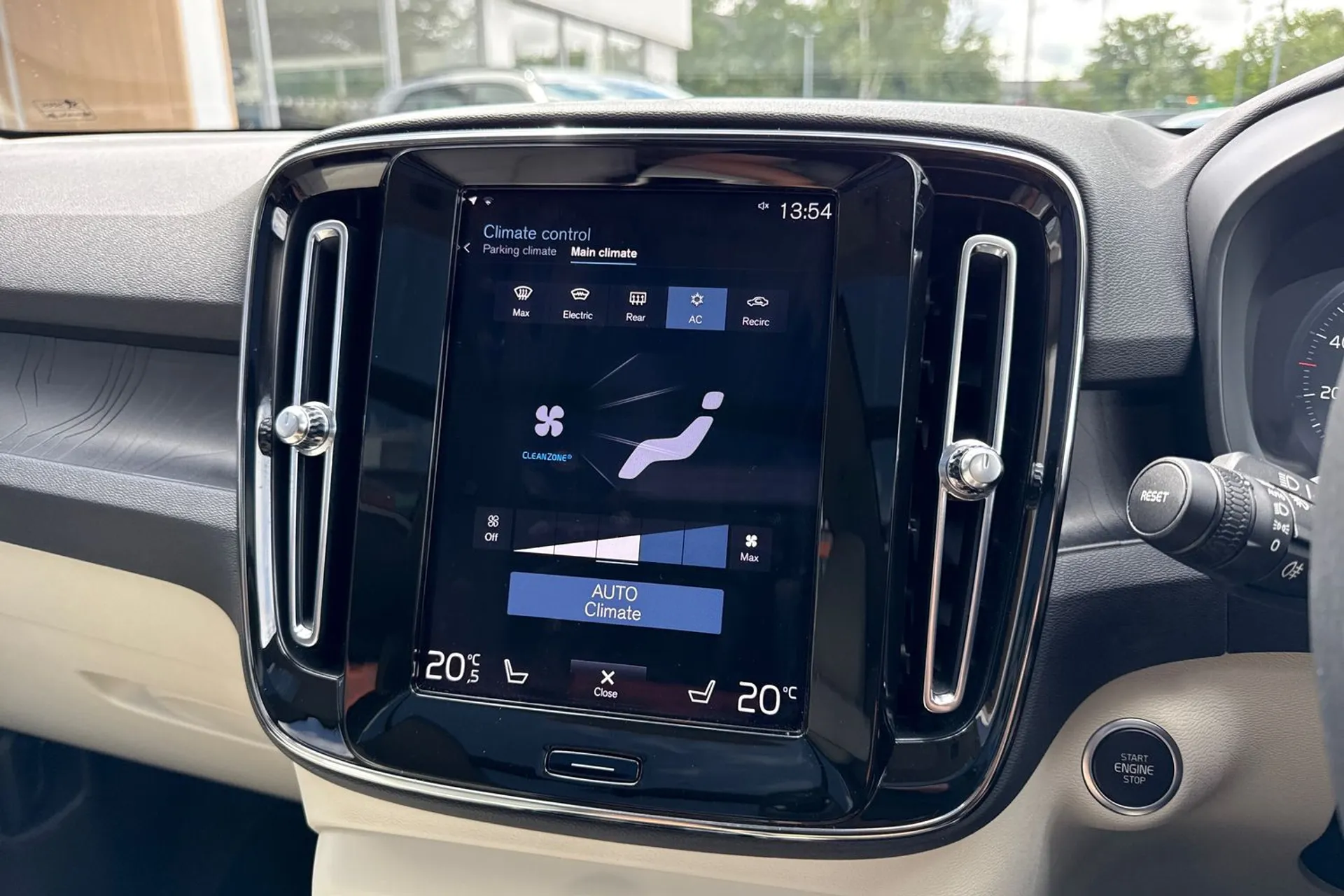 Volvo XC40 thumbnail image number 39