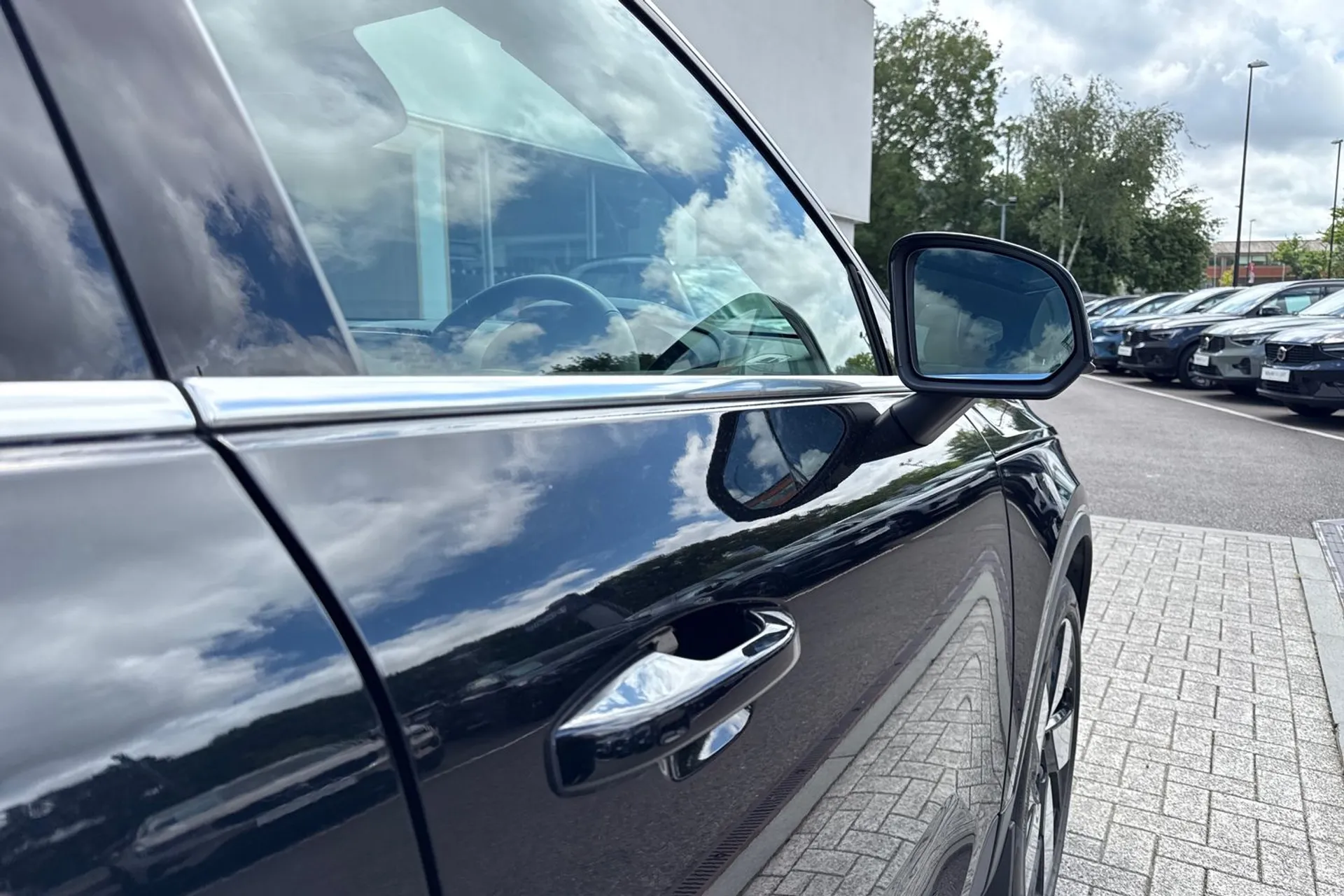 Volvo XC40 thumbnail image number 16