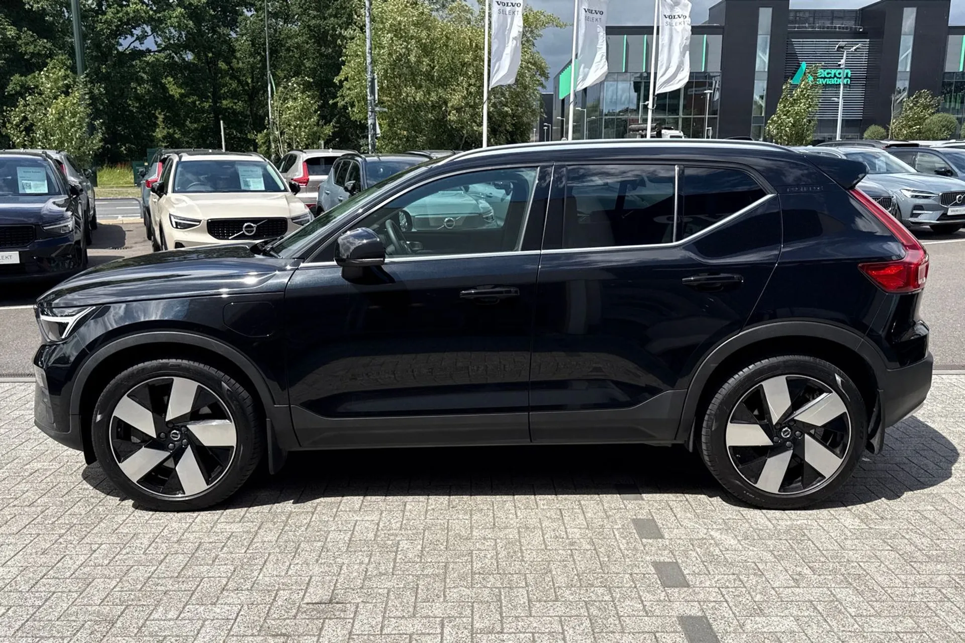 Volvo XC40 thumbnail image number 10