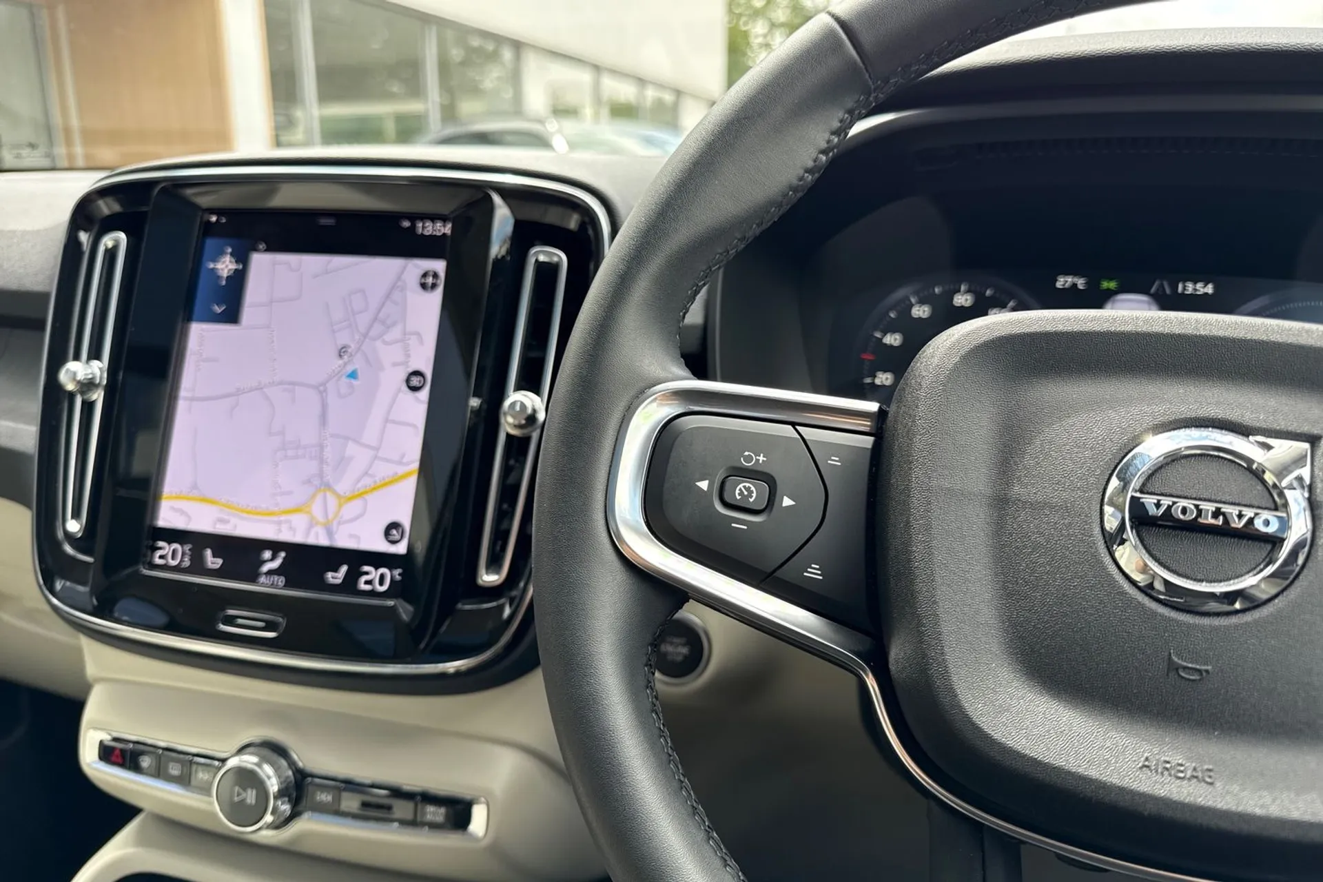 Volvo XC40 thumbnail image number 35