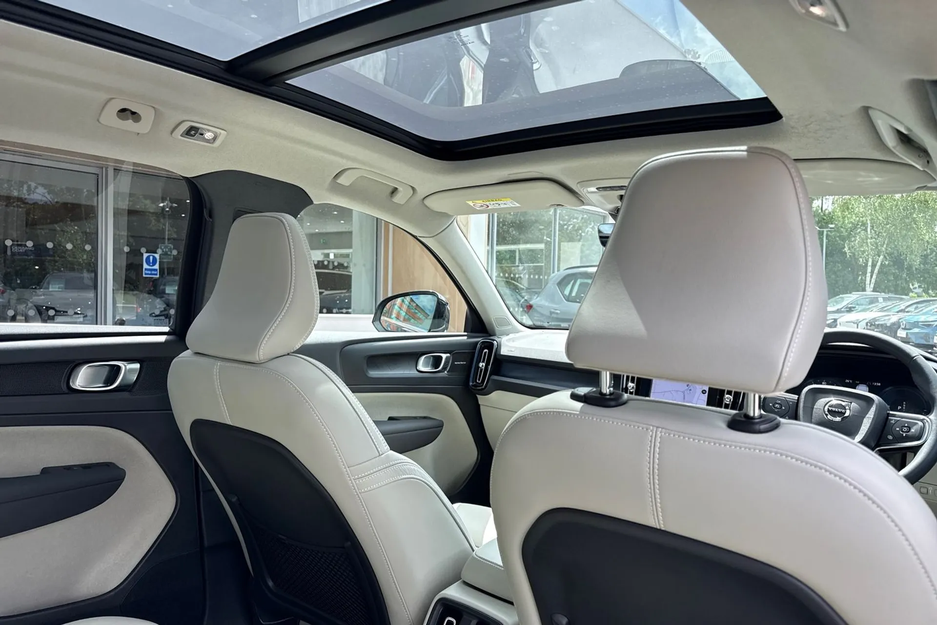 Volvo XC40 thumbnail image number 23