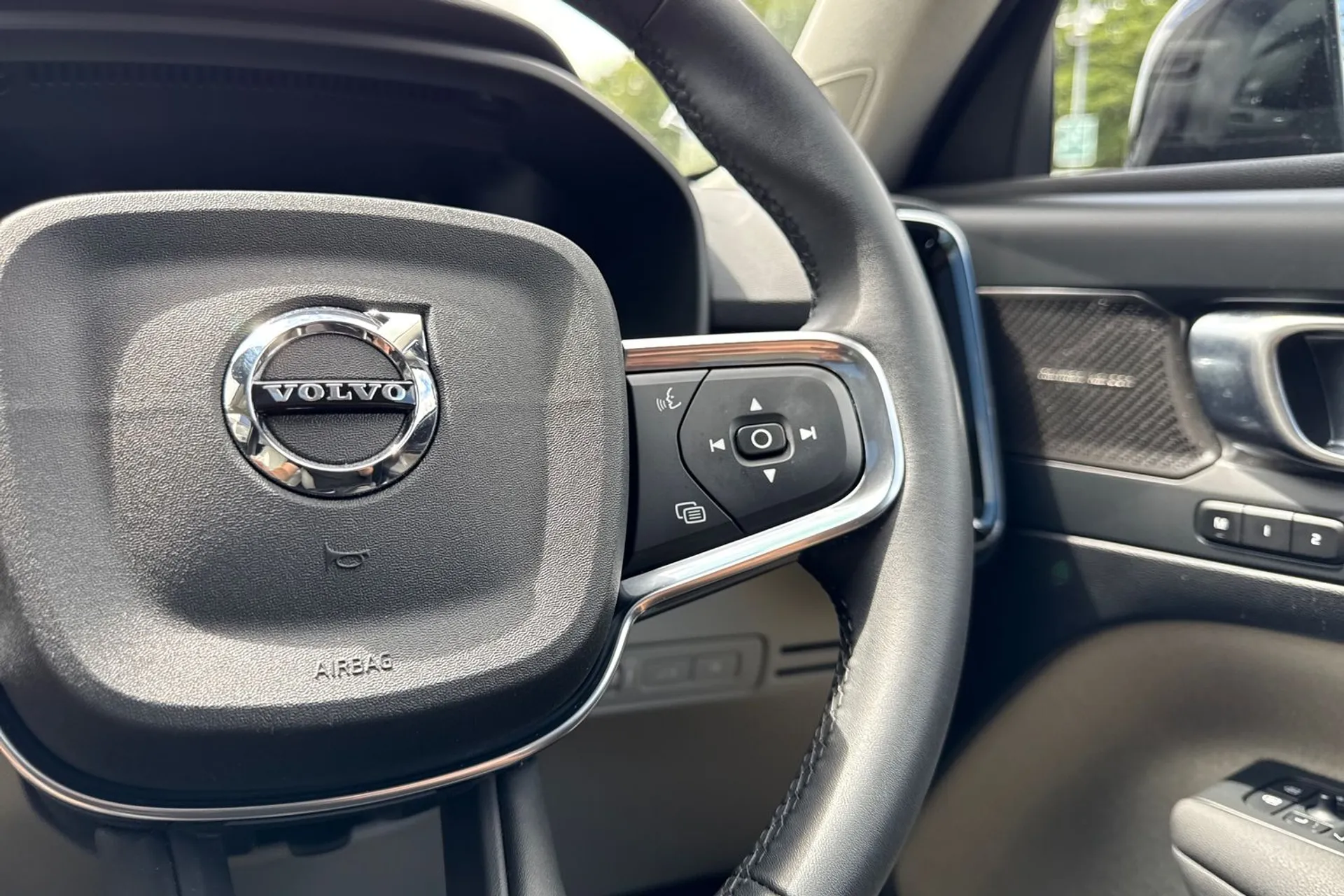 Volvo XC40 thumbnail image number 36
