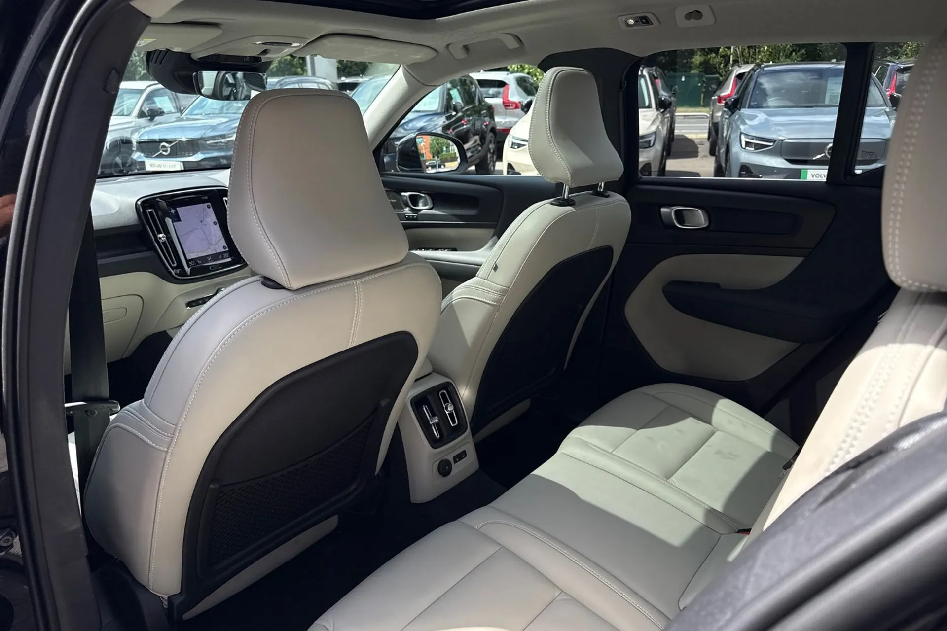 Volvo XC40 thumbnail image number 29