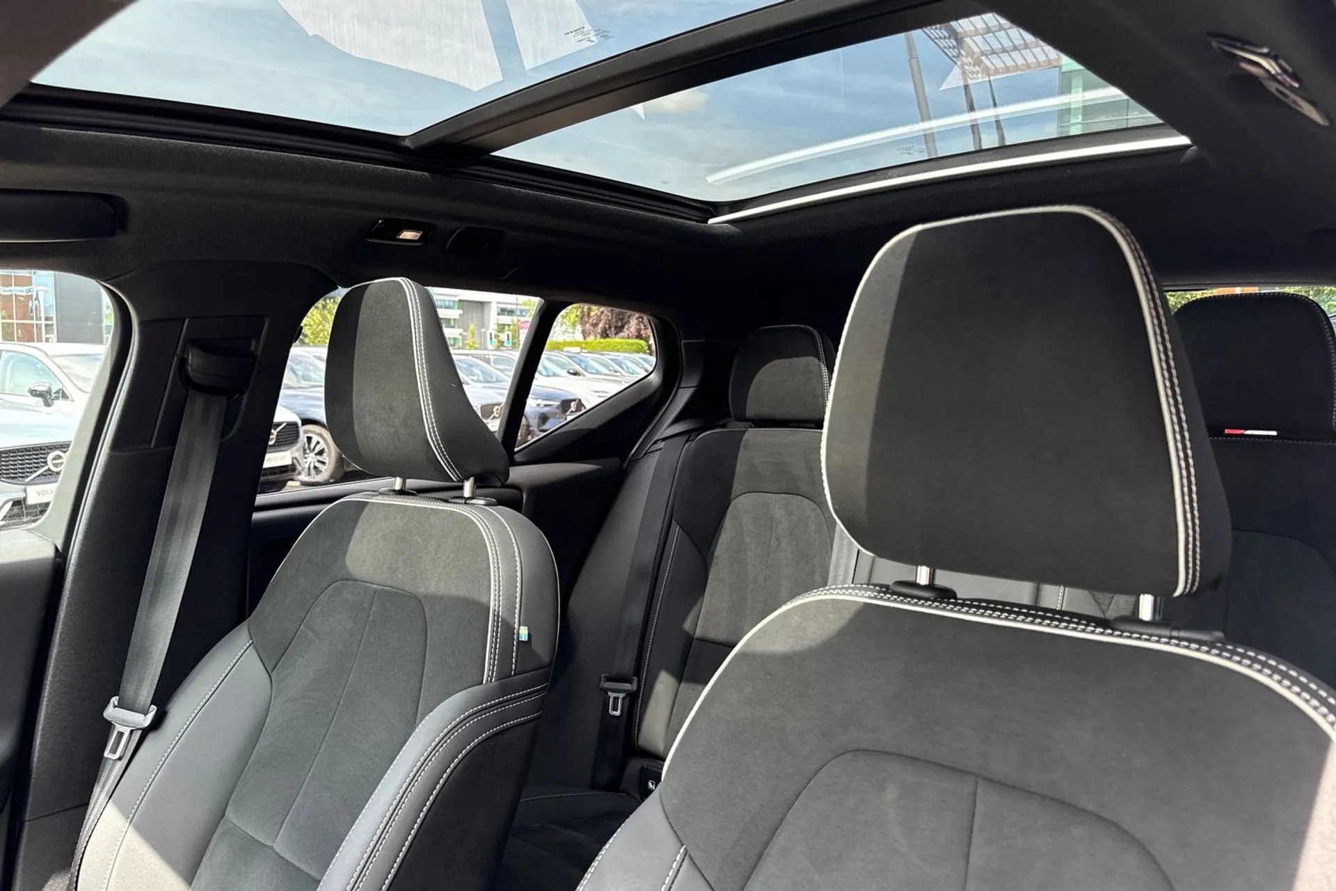 Volvo XC40 thumbnail image number 28