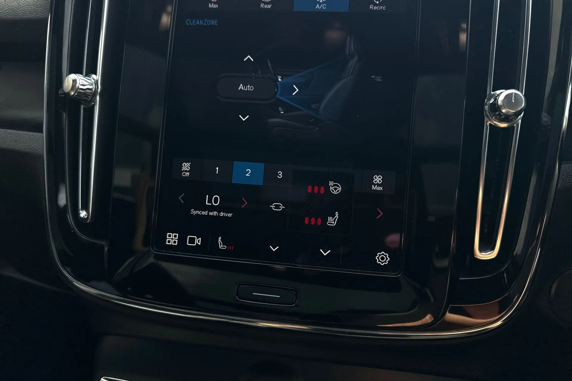 Volvo XC40 thumbnail image number 40