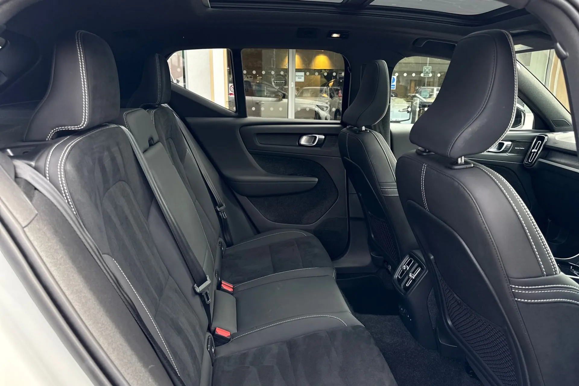 Volvo XC40 thumbnail image number 22