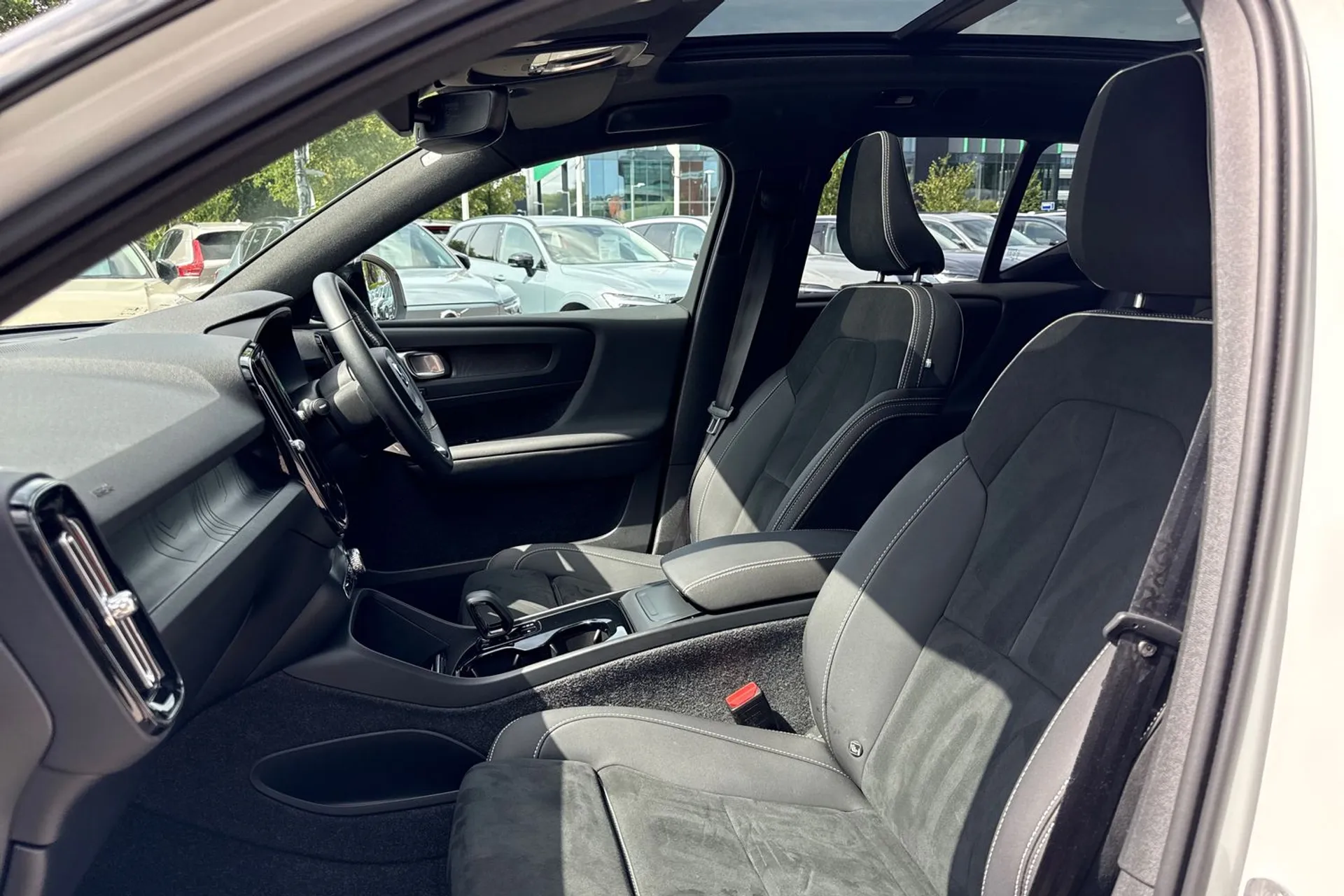 Volvo XC40 thumbnail image number 27
