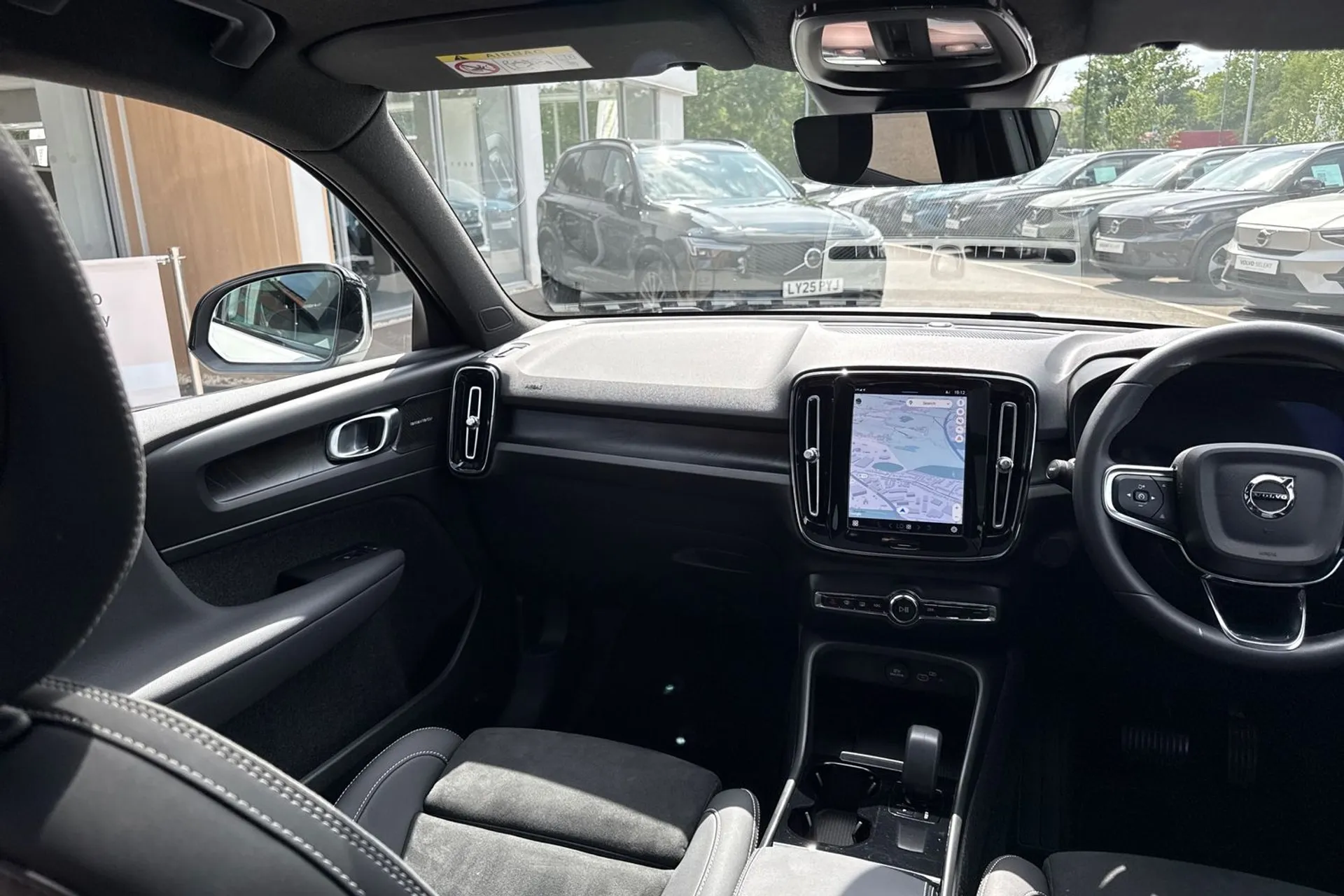Volvo XC40 thumbnail image number 31
