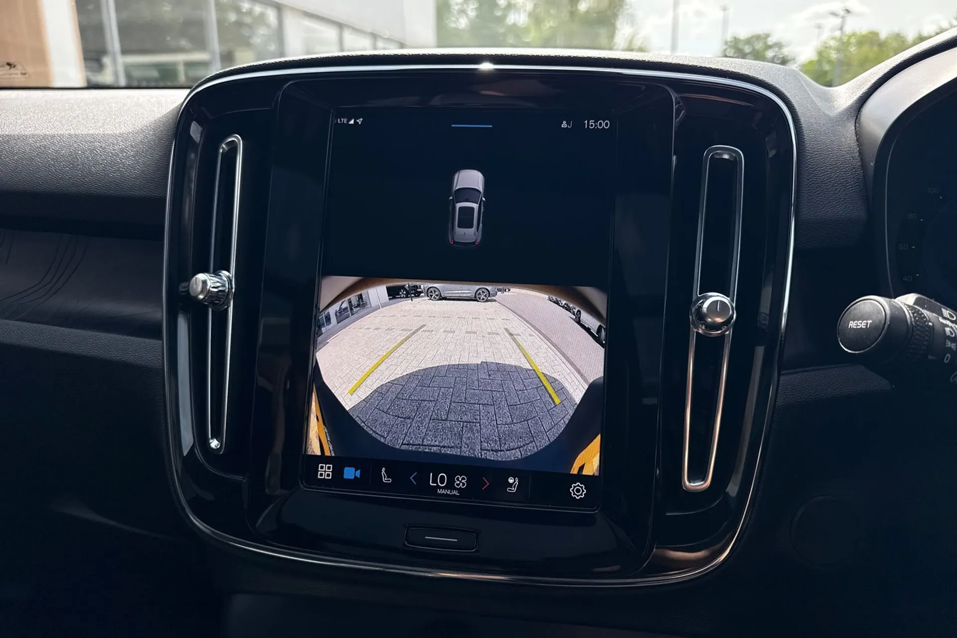 Volvo XC40 thumbnail image number 38
