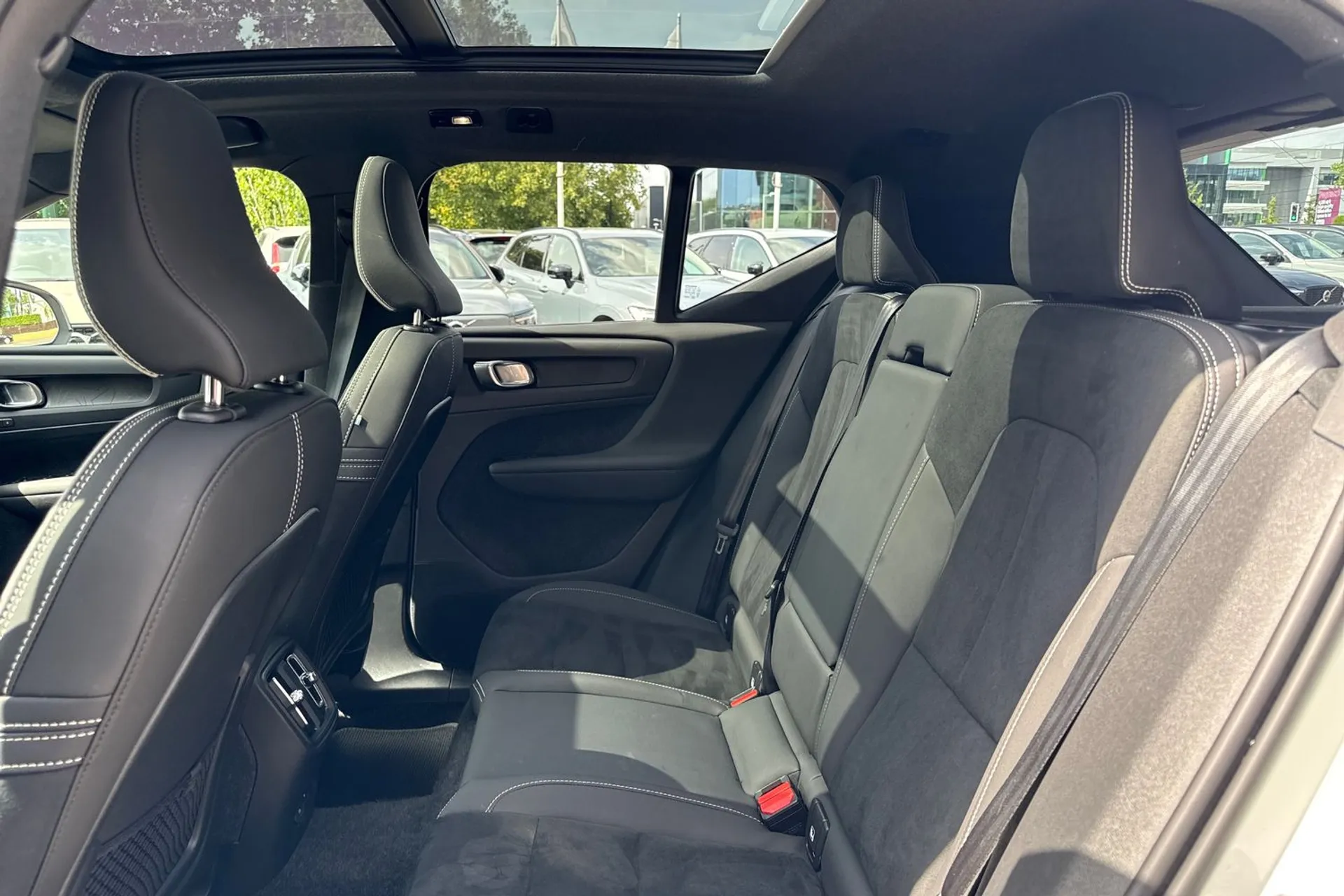 Volvo XC40 thumbnail image number 29