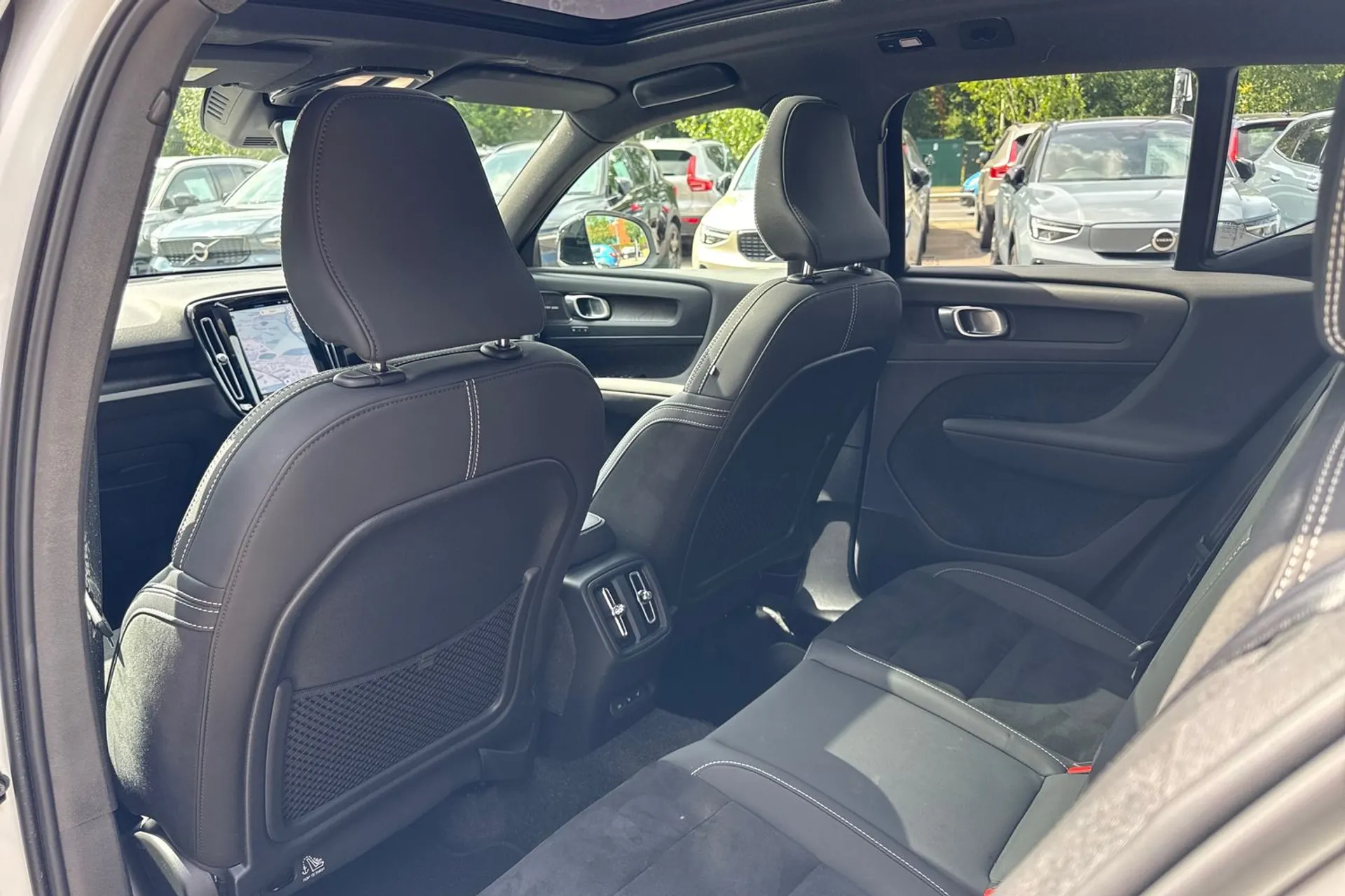 Volvo XC40 thumbnail image number 30