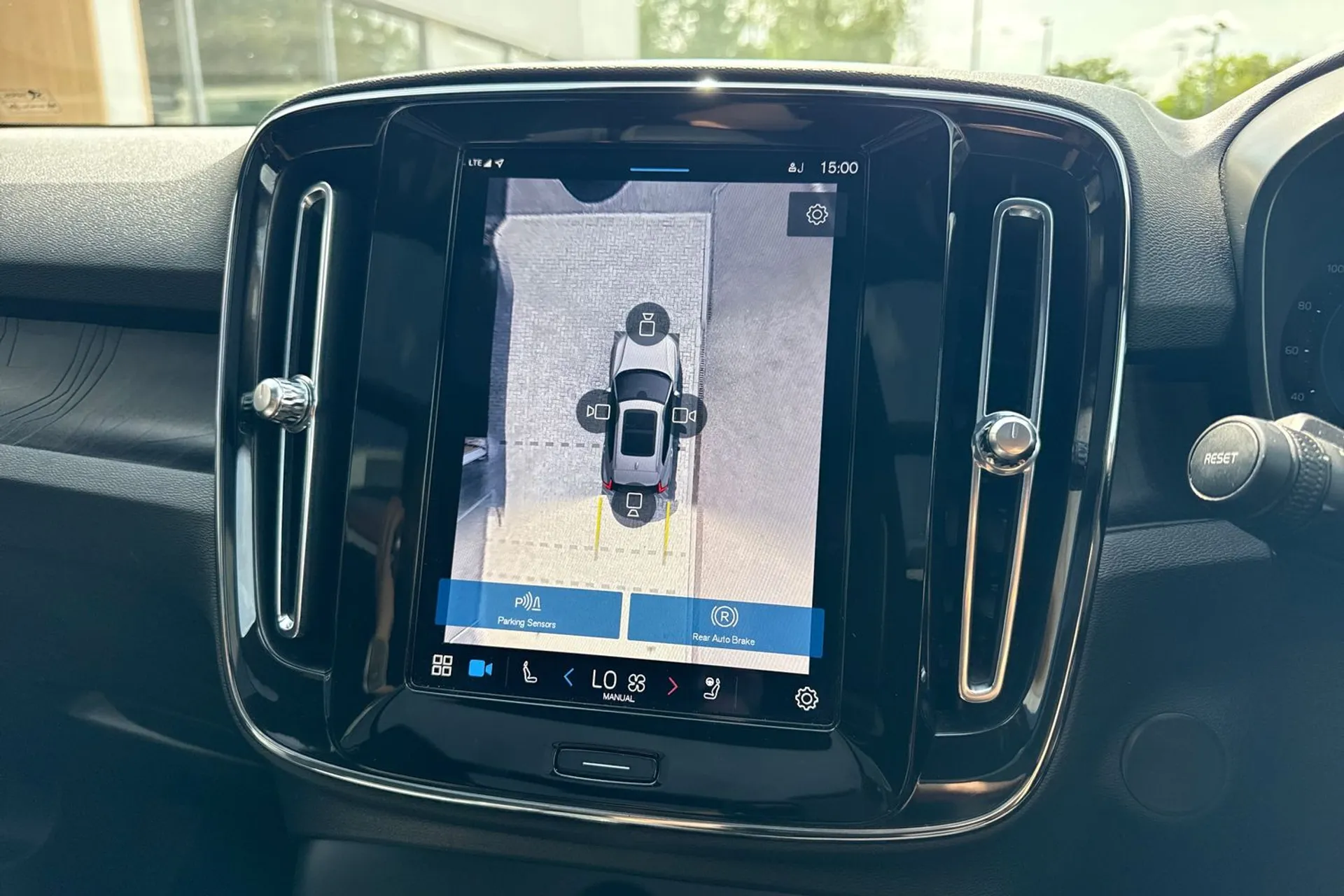 Volvo XC40 thumbnail image number 4