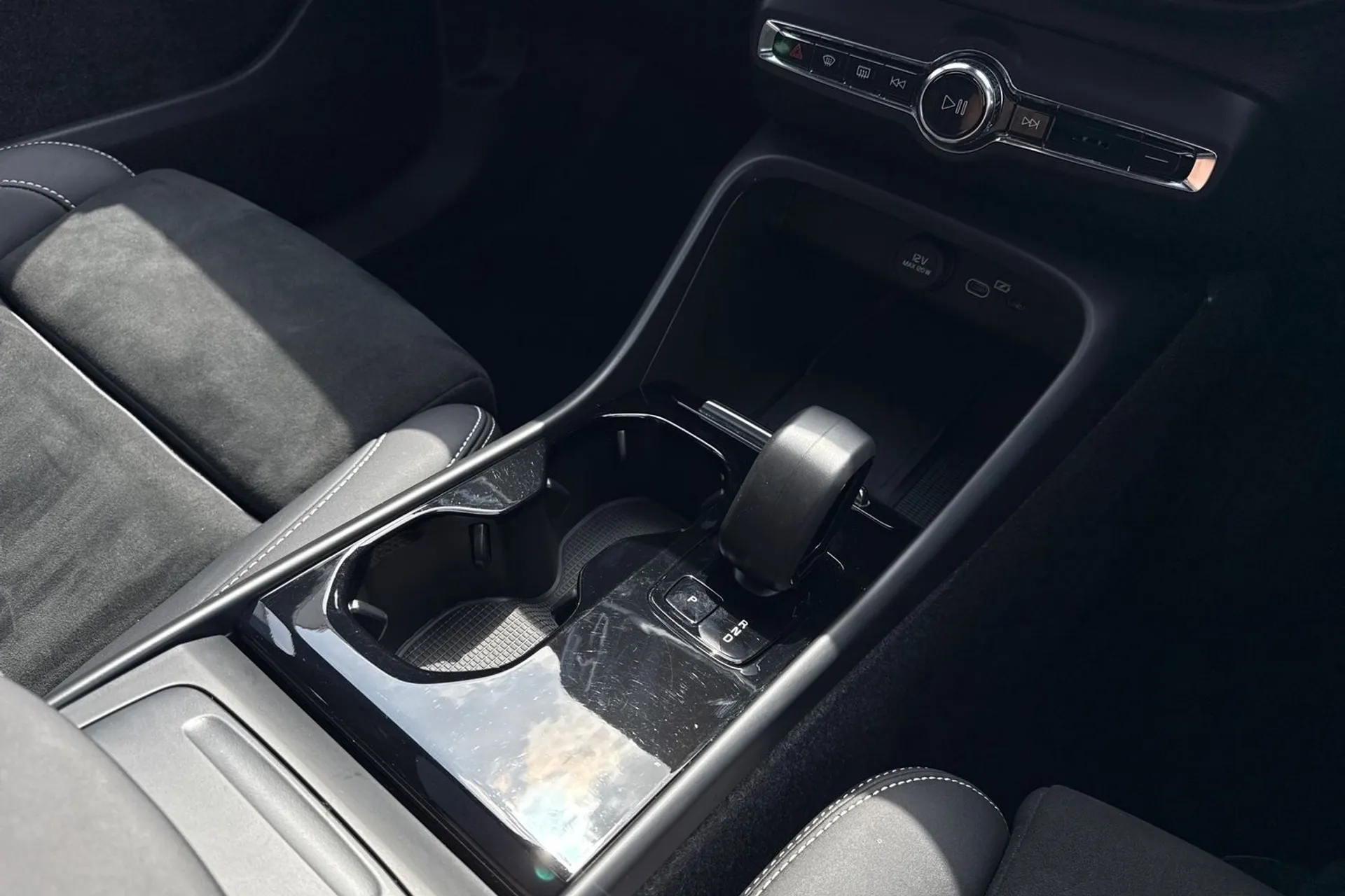 Volvo XC40 thumbnail image number 44