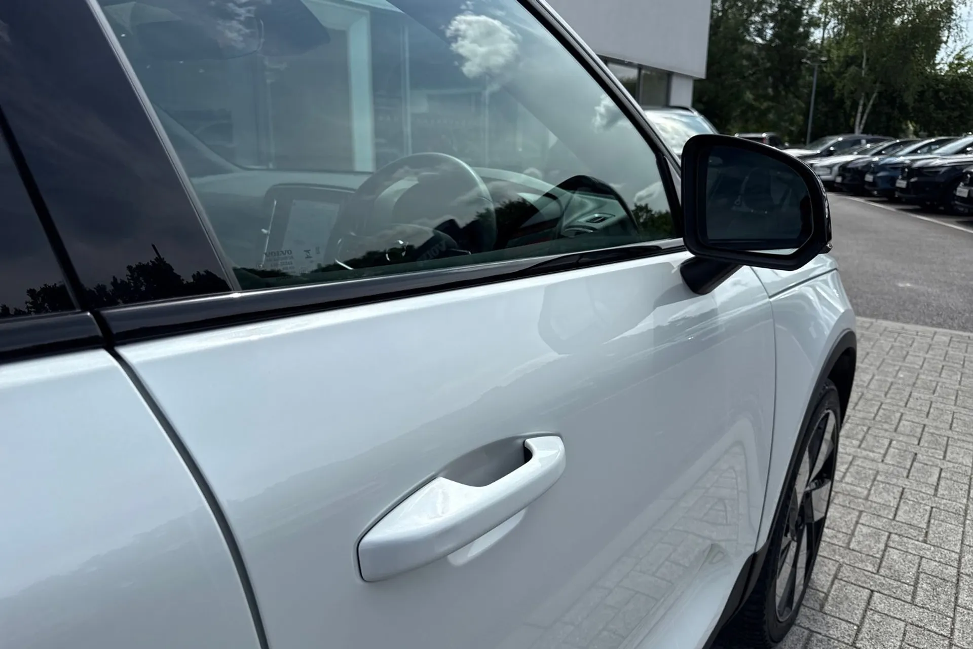 Volvo XC40 thumbnail image number 16