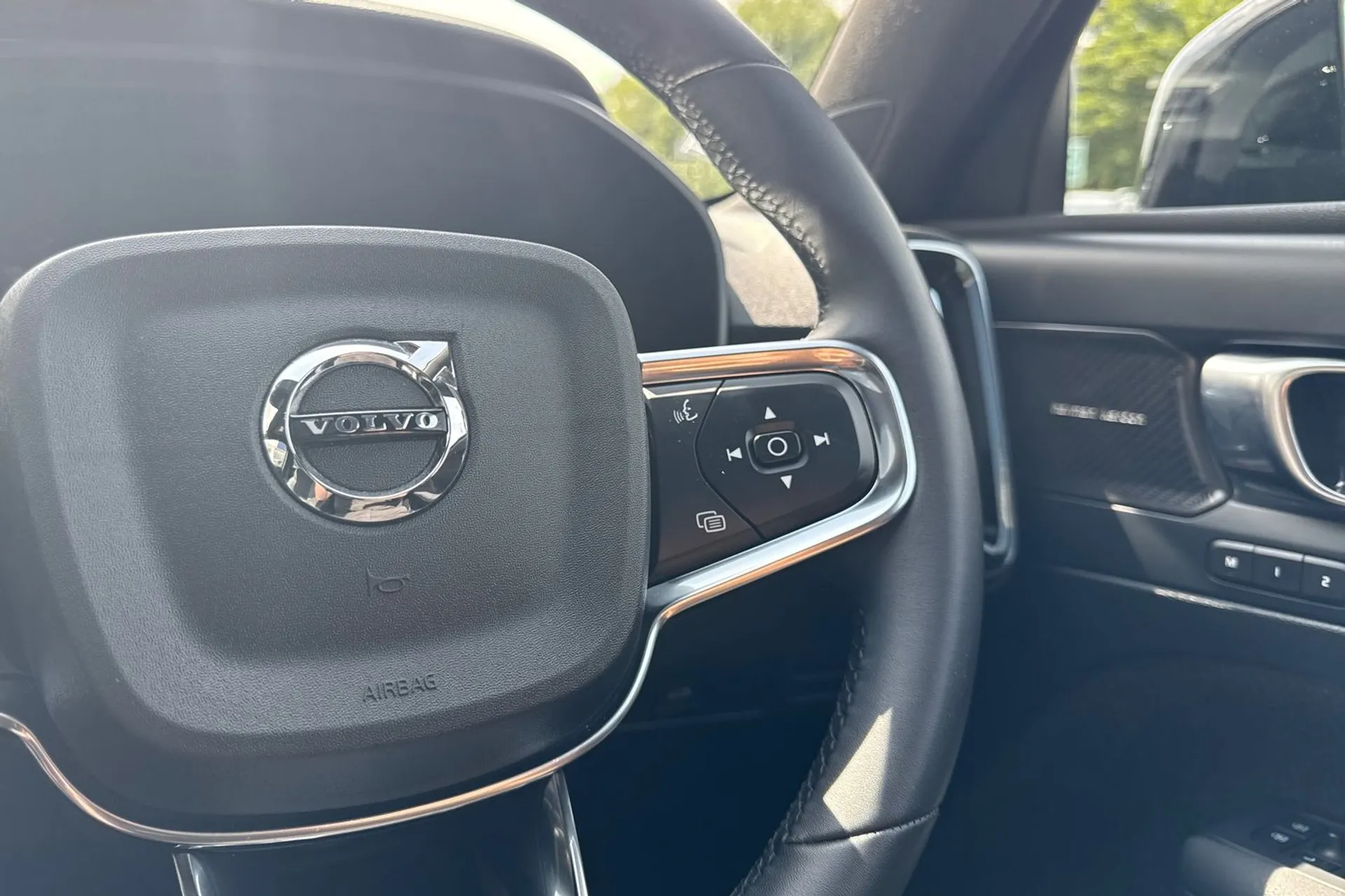 Volvo XC40 thumbnail image number 36
