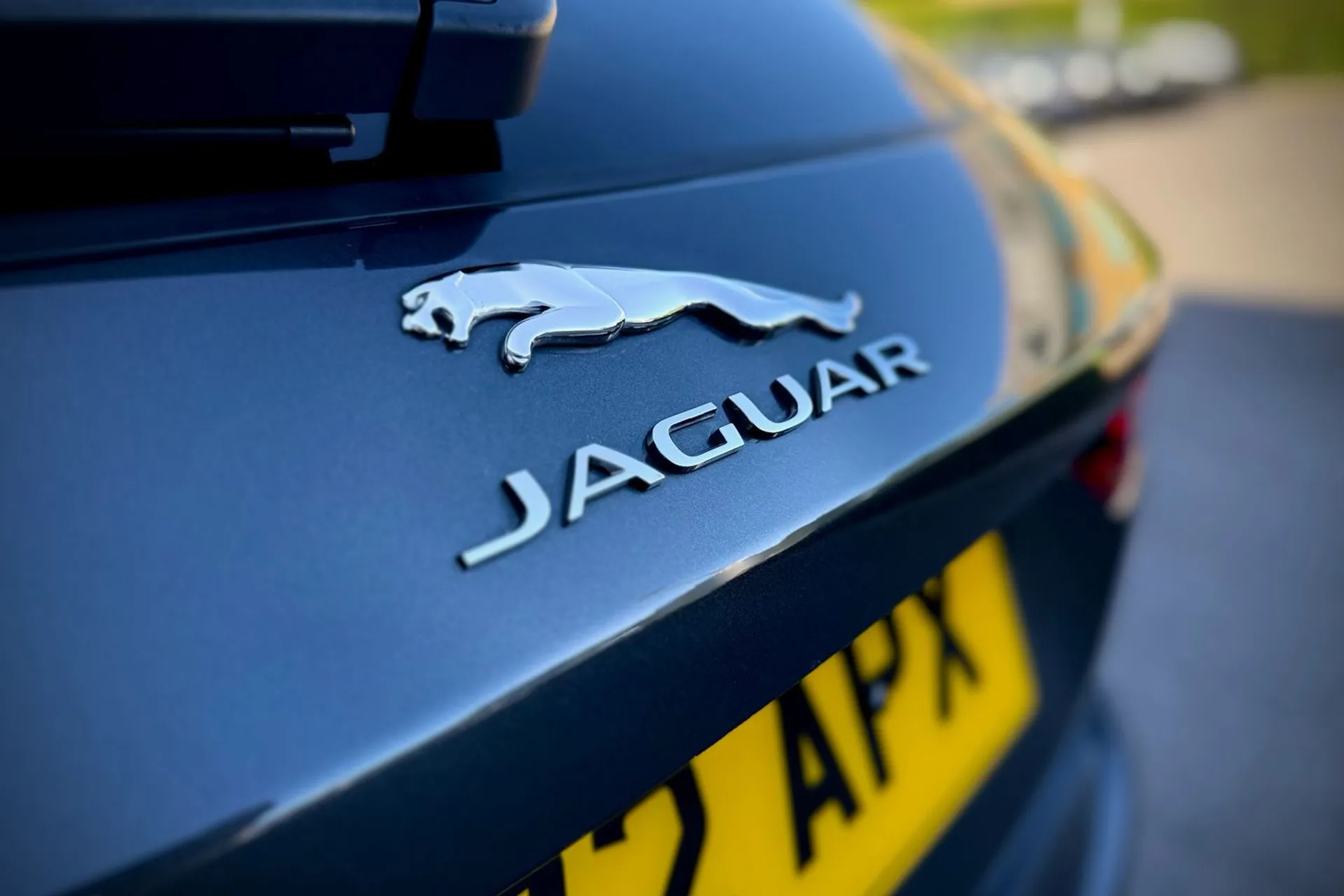 Jaguar F-PACE thumbnail image number 17