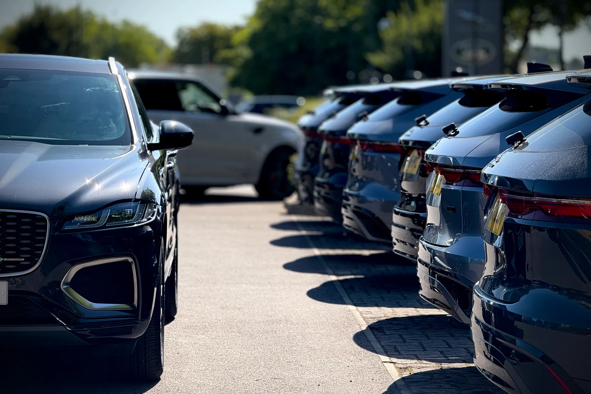 Jaguar F-PACE thumbnail image number 20