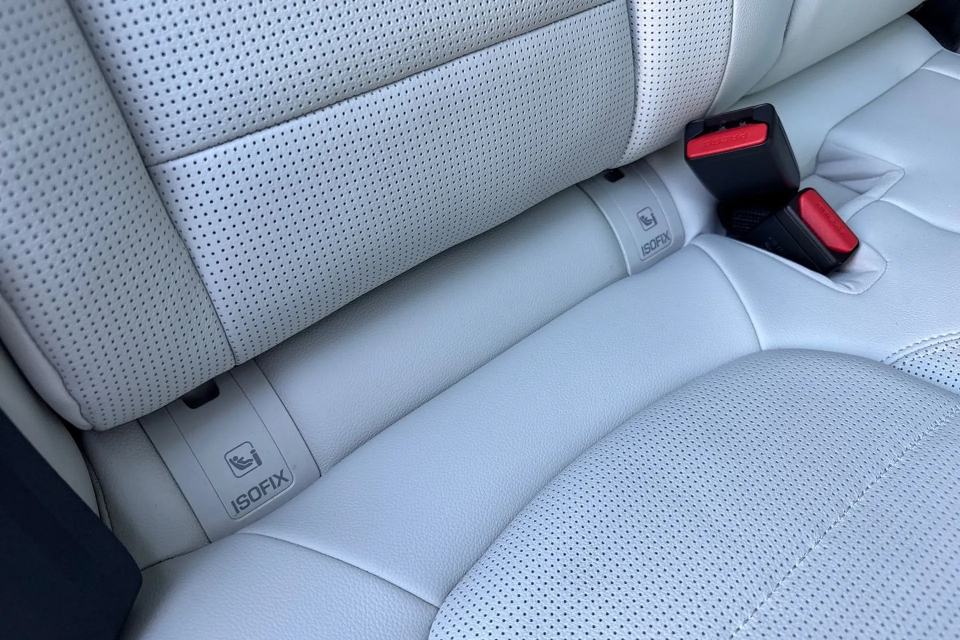Jaguar F-PACE thumbnail image number 40