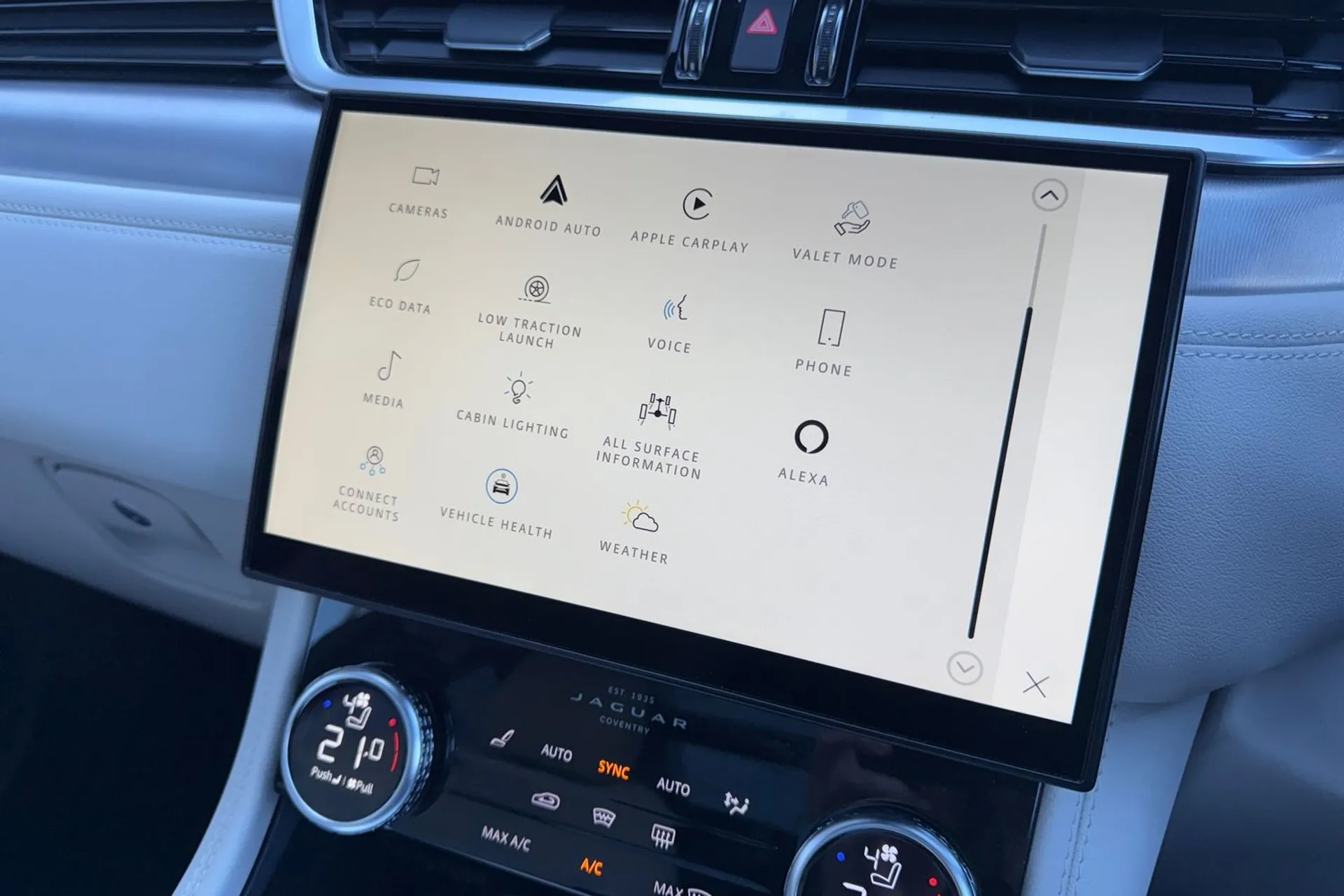 Jaguar F-PACE thumbnail image number 57