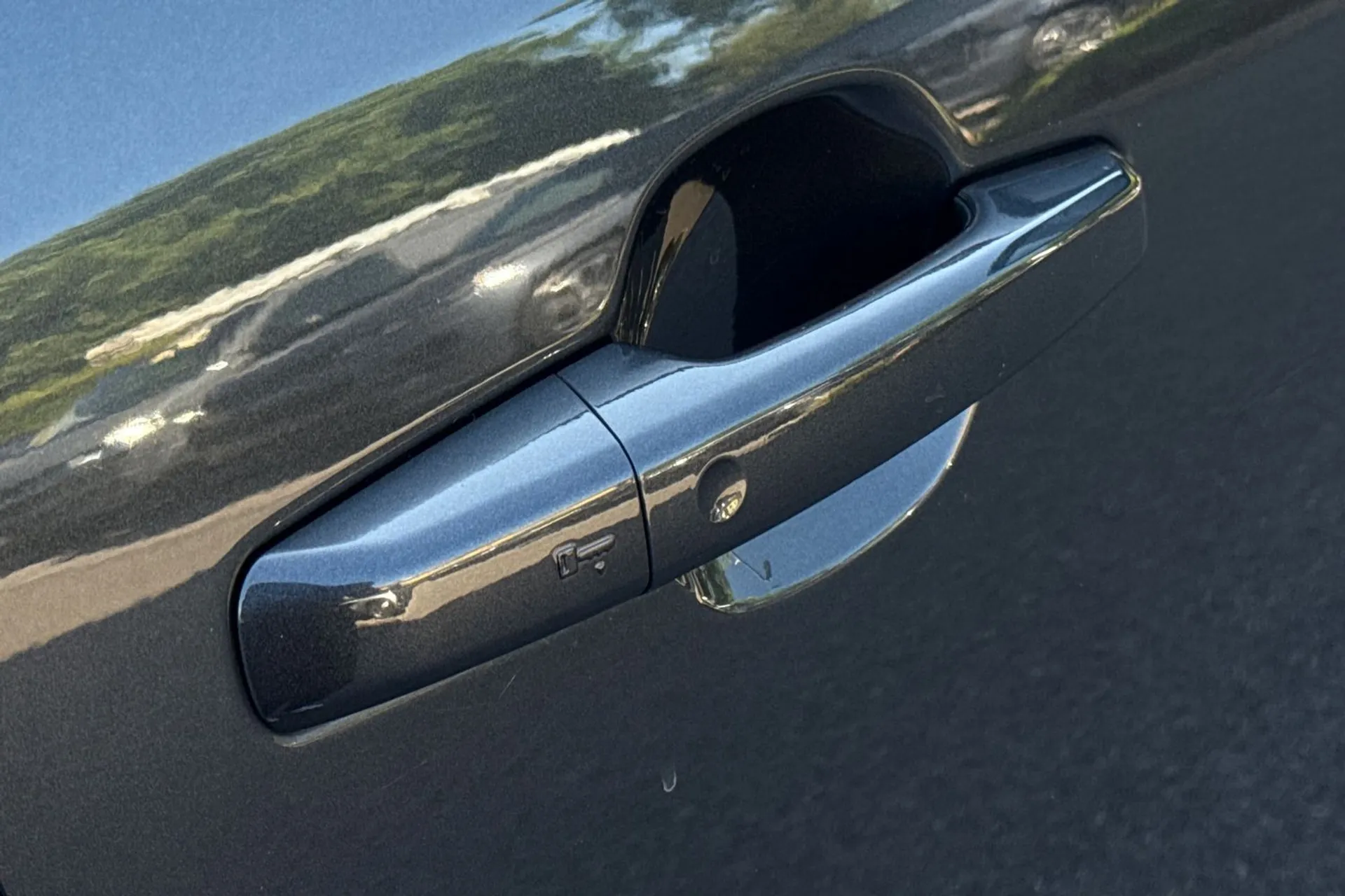 Jaguar F-PACE thumbnail image number 24