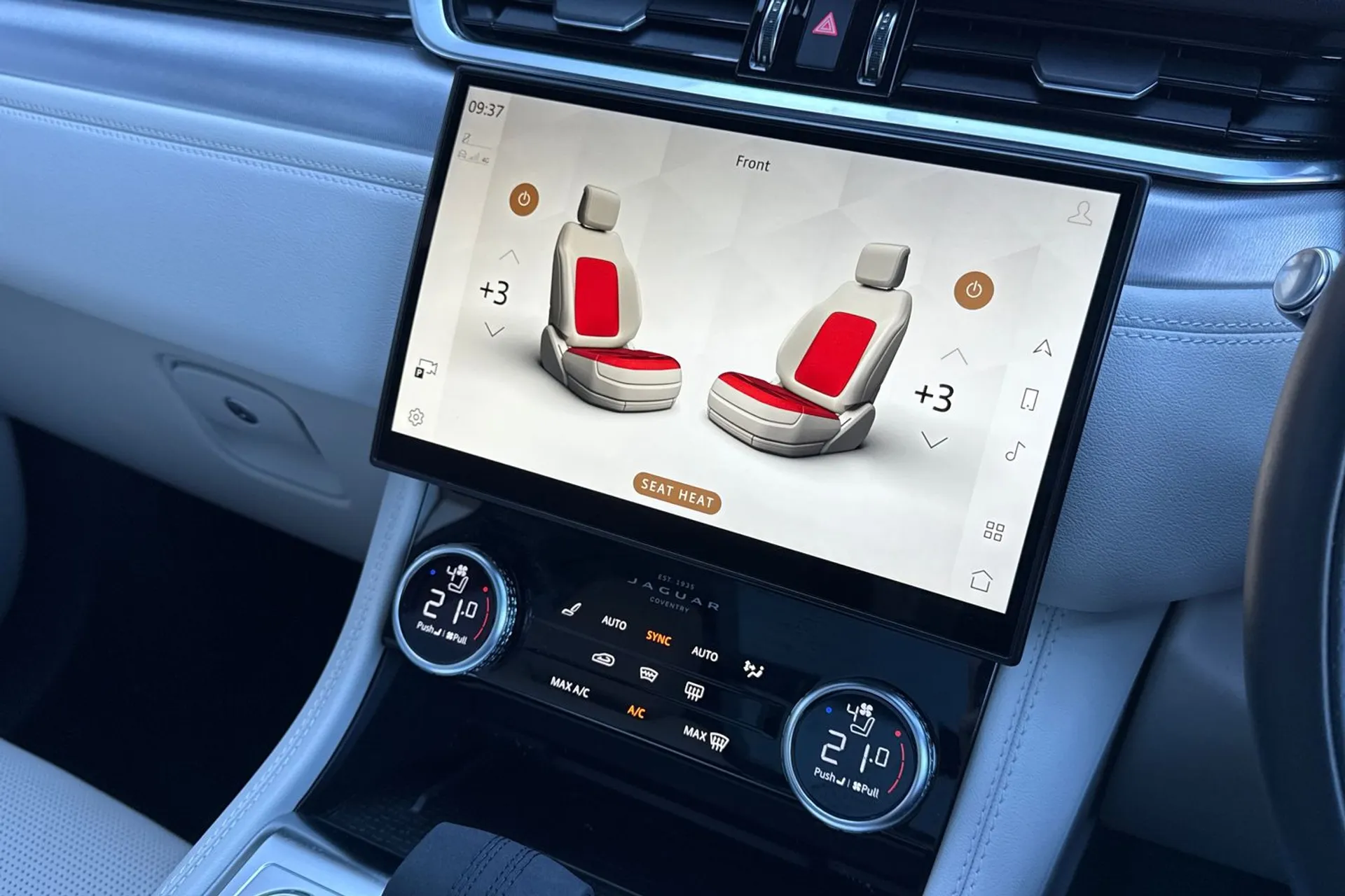 Jaguar F-PACE thumbnail image number 58