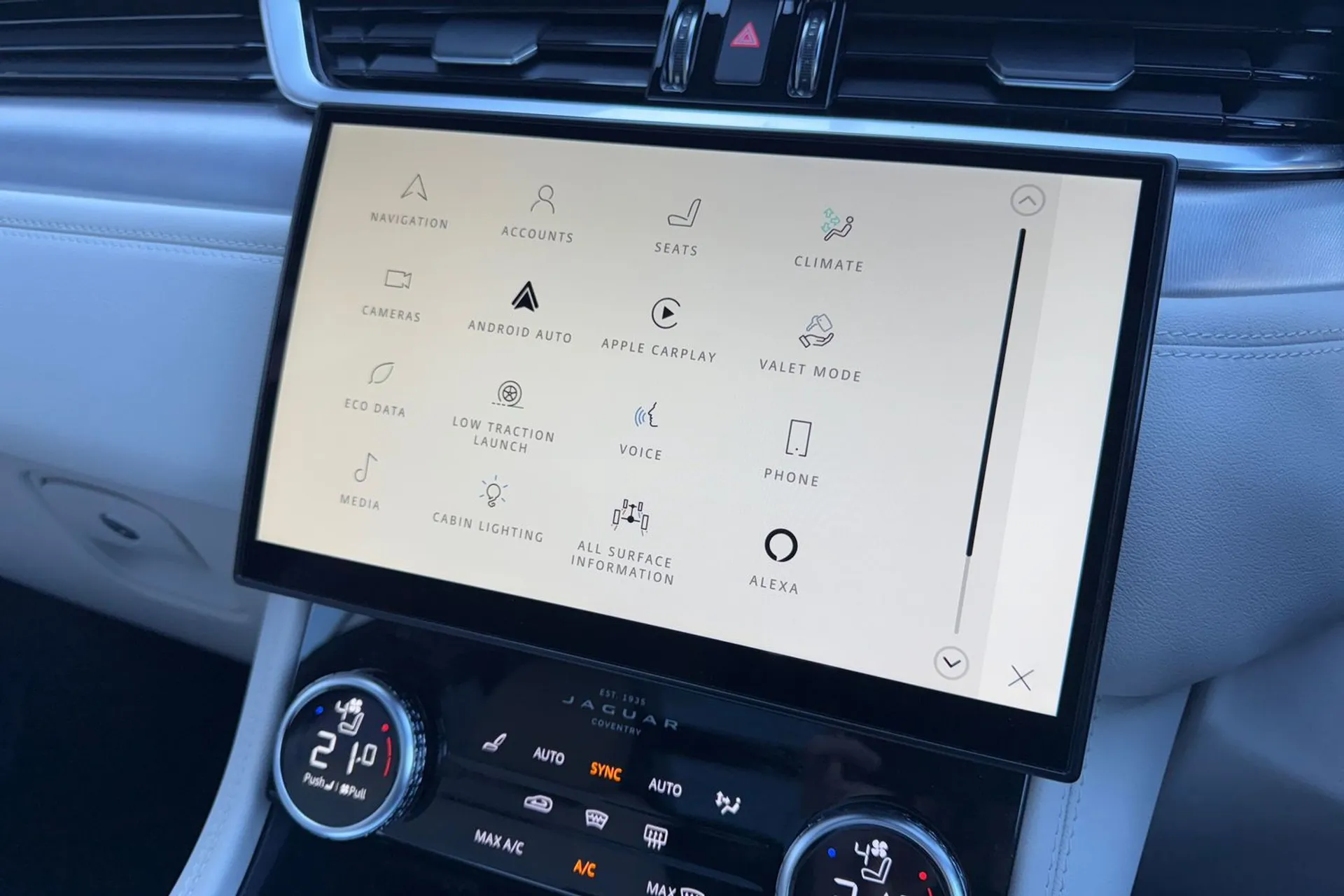 Jaguar F-PACE thumbnail image number 56