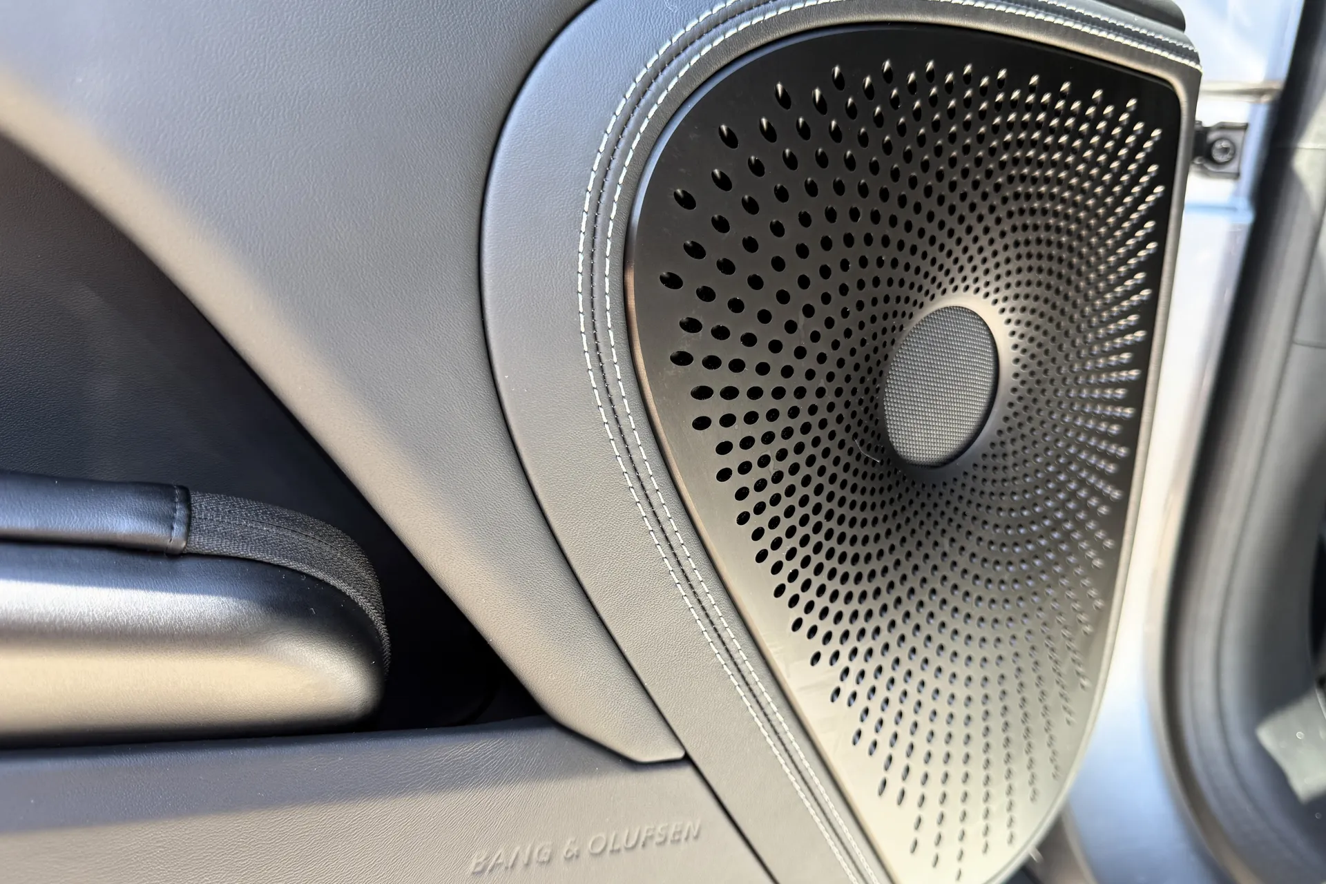 Bentley FLYING SPUR thumbnail image number 32