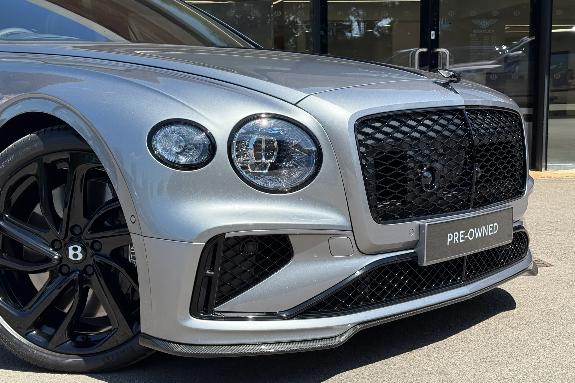 Bentley FLYING SPUR thumbnail image number 9