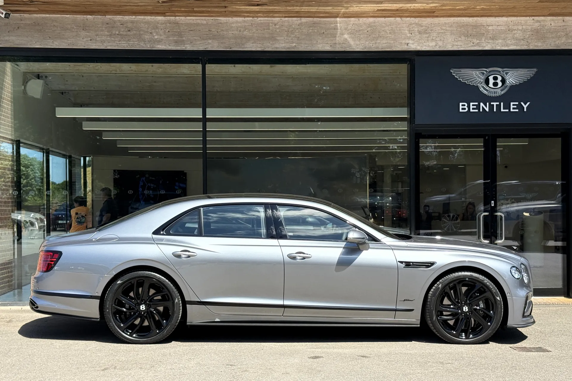 Bentley FLYING SPUR thumbnail image number 2