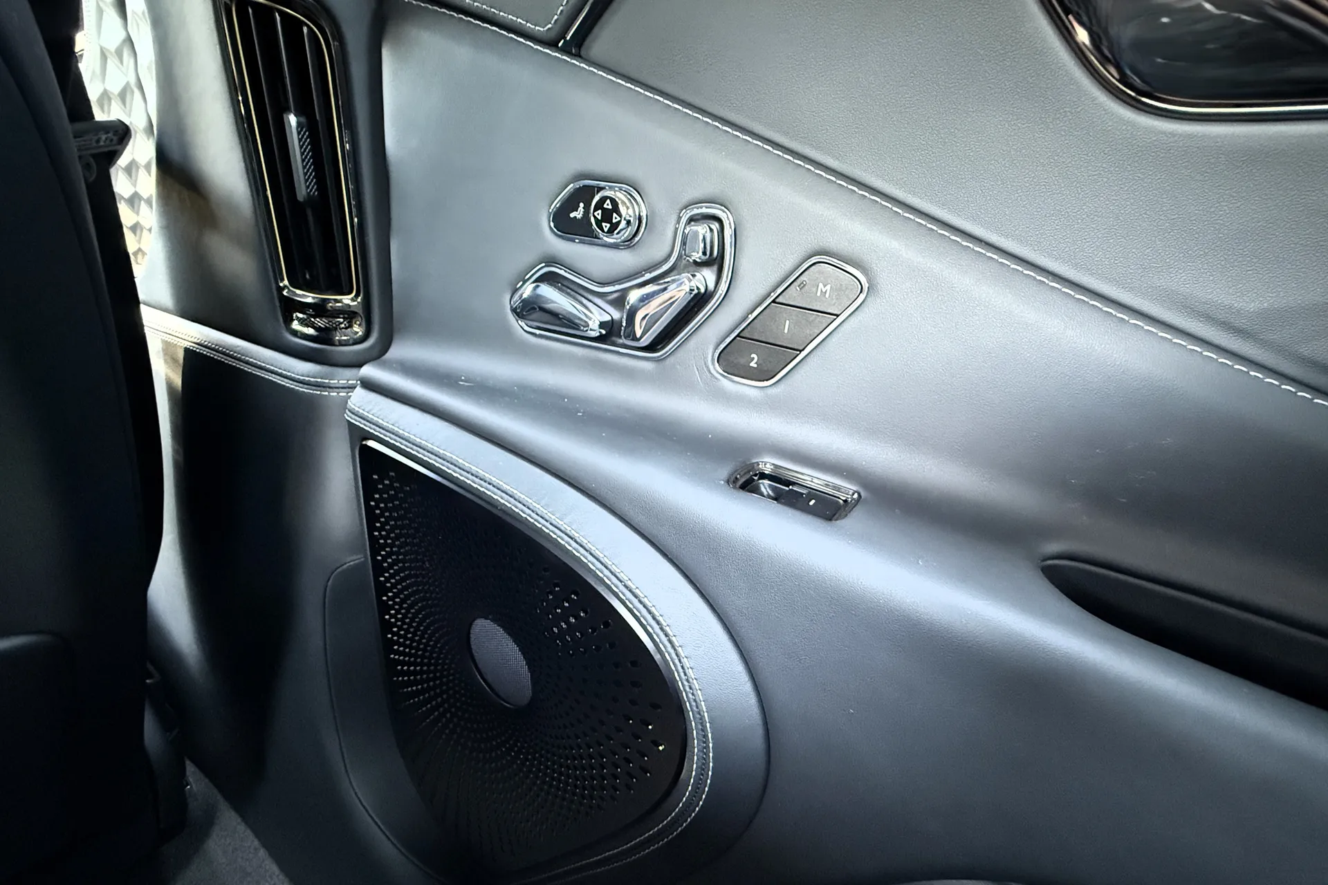 Bentley FLYING SPUR thumbnail image number 42