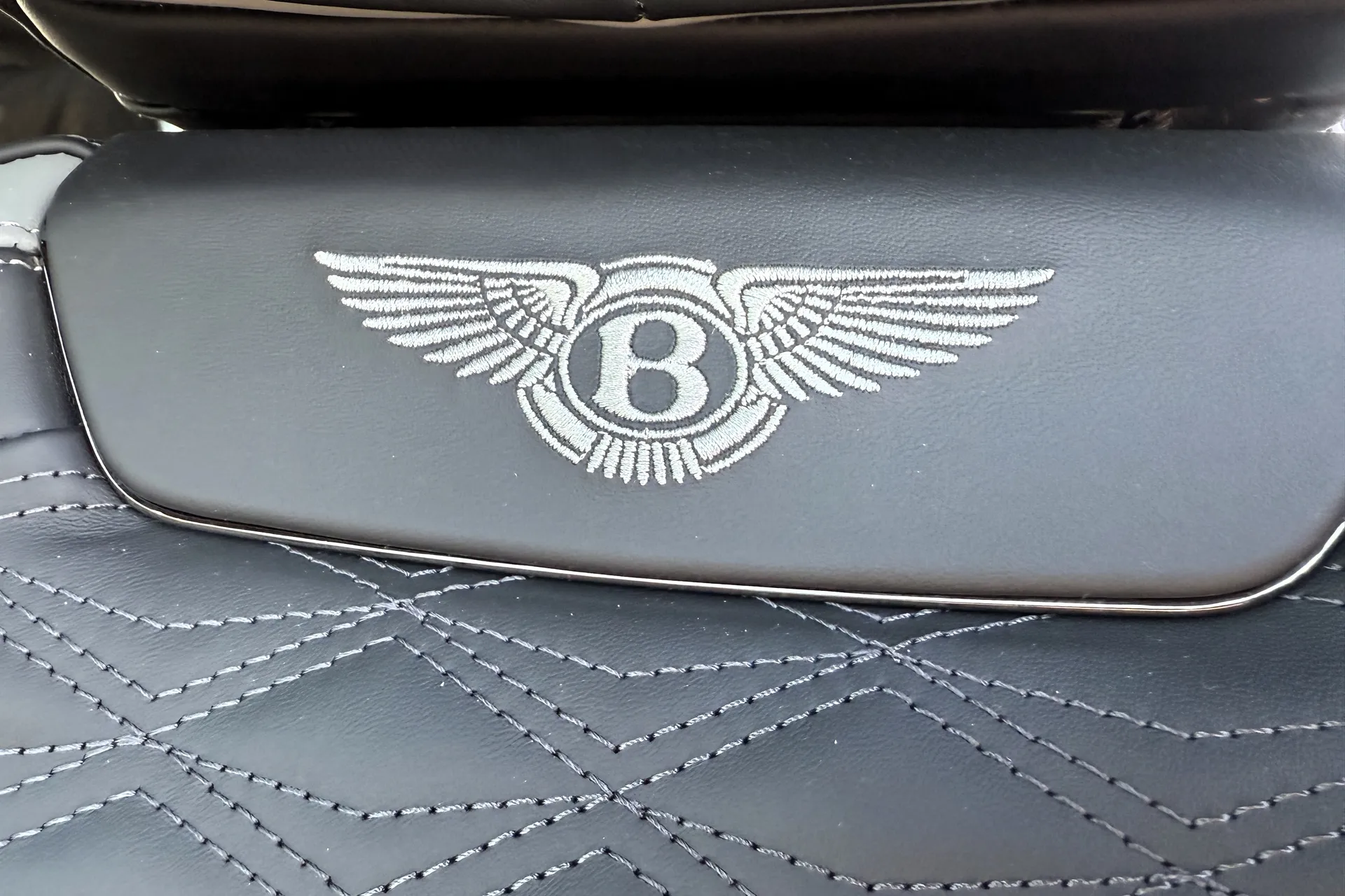 Bentley FLYING SPUR thumbnail image number 30