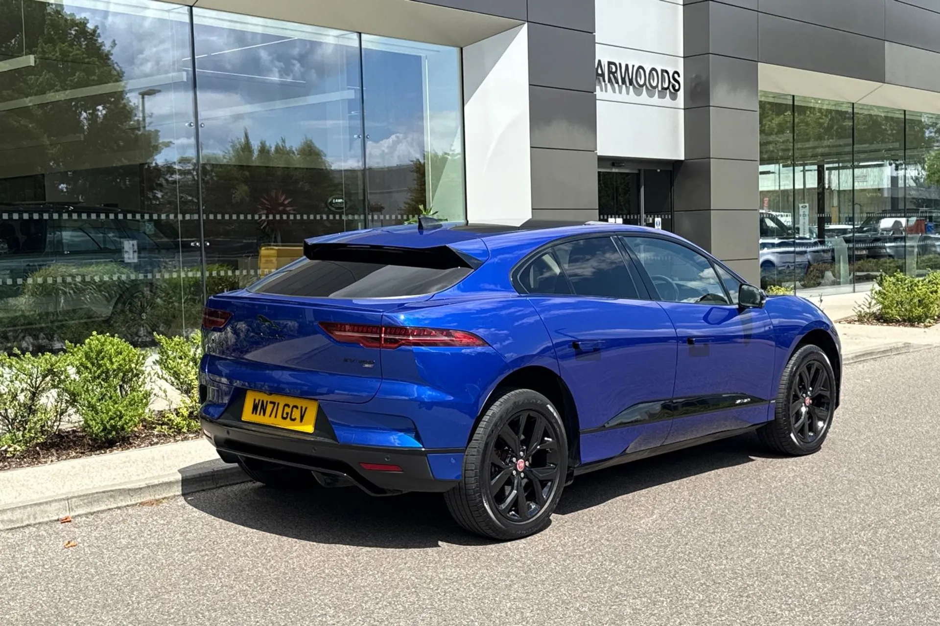 Jaguar I-PACE thumbnail image number 11