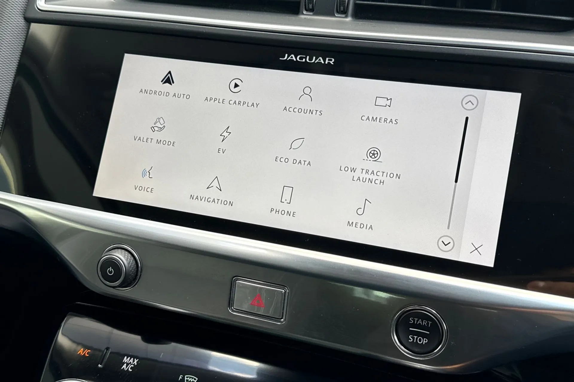 Jaguar I-PACE thumbnail image number 49