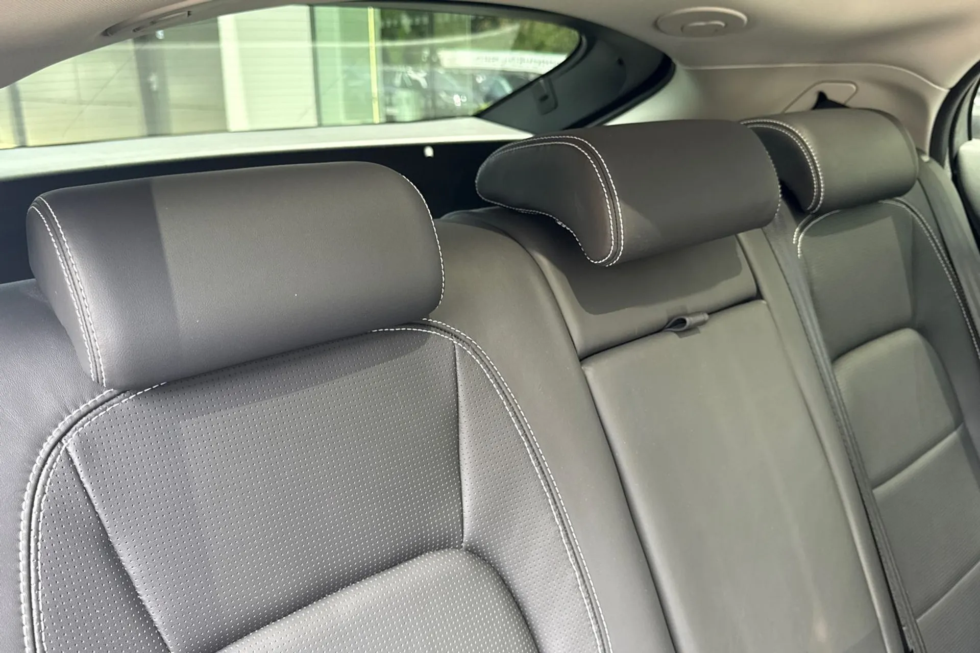 Jaguar I-PACE thumbnail image number 26