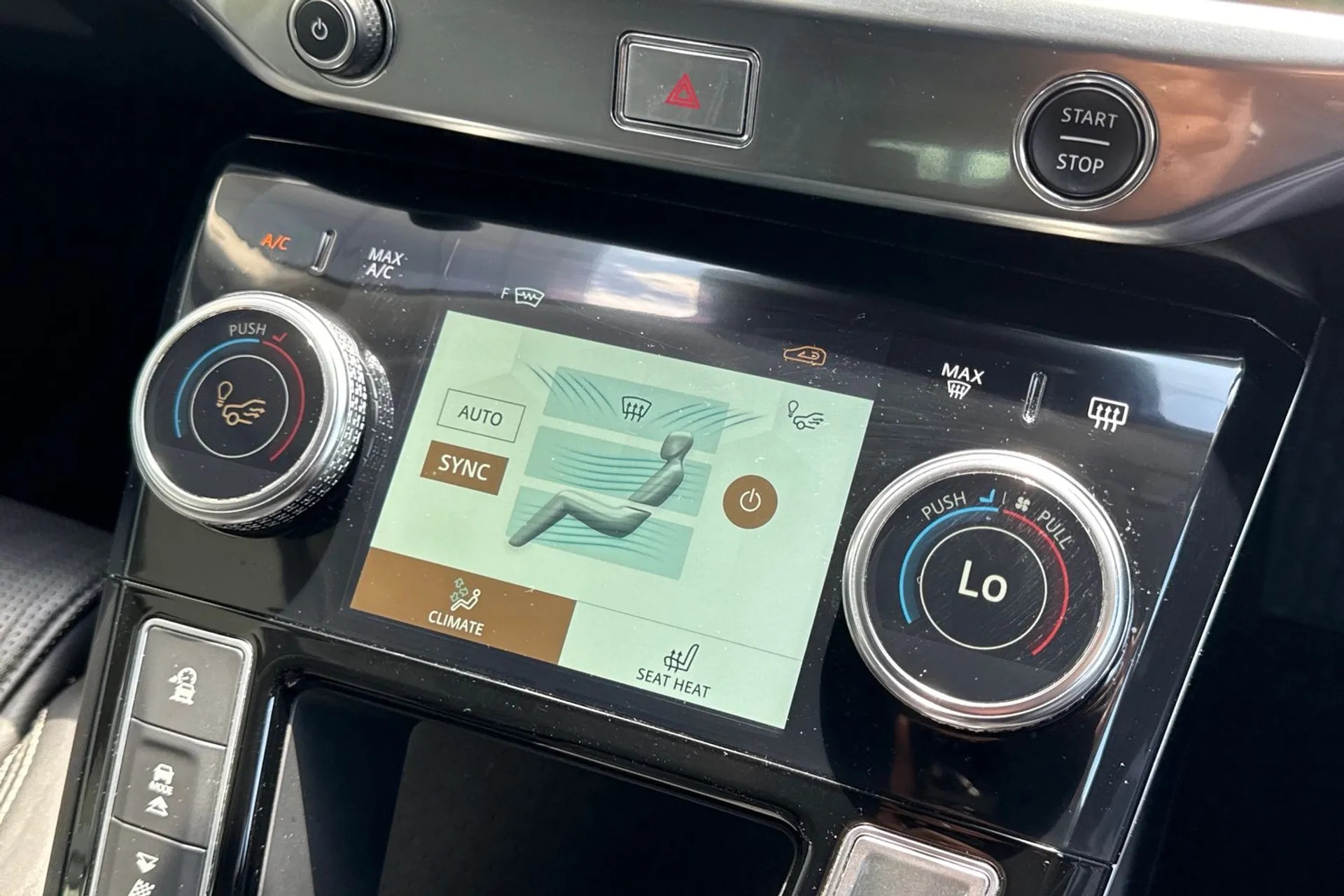 Jaguar I-PACE thumbnail image number 47