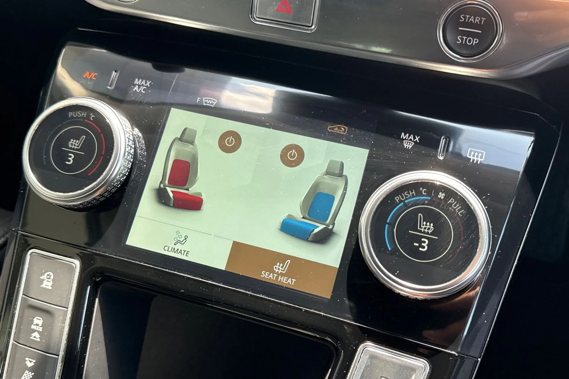 Jaguar I-PACE thumbnail image number 48