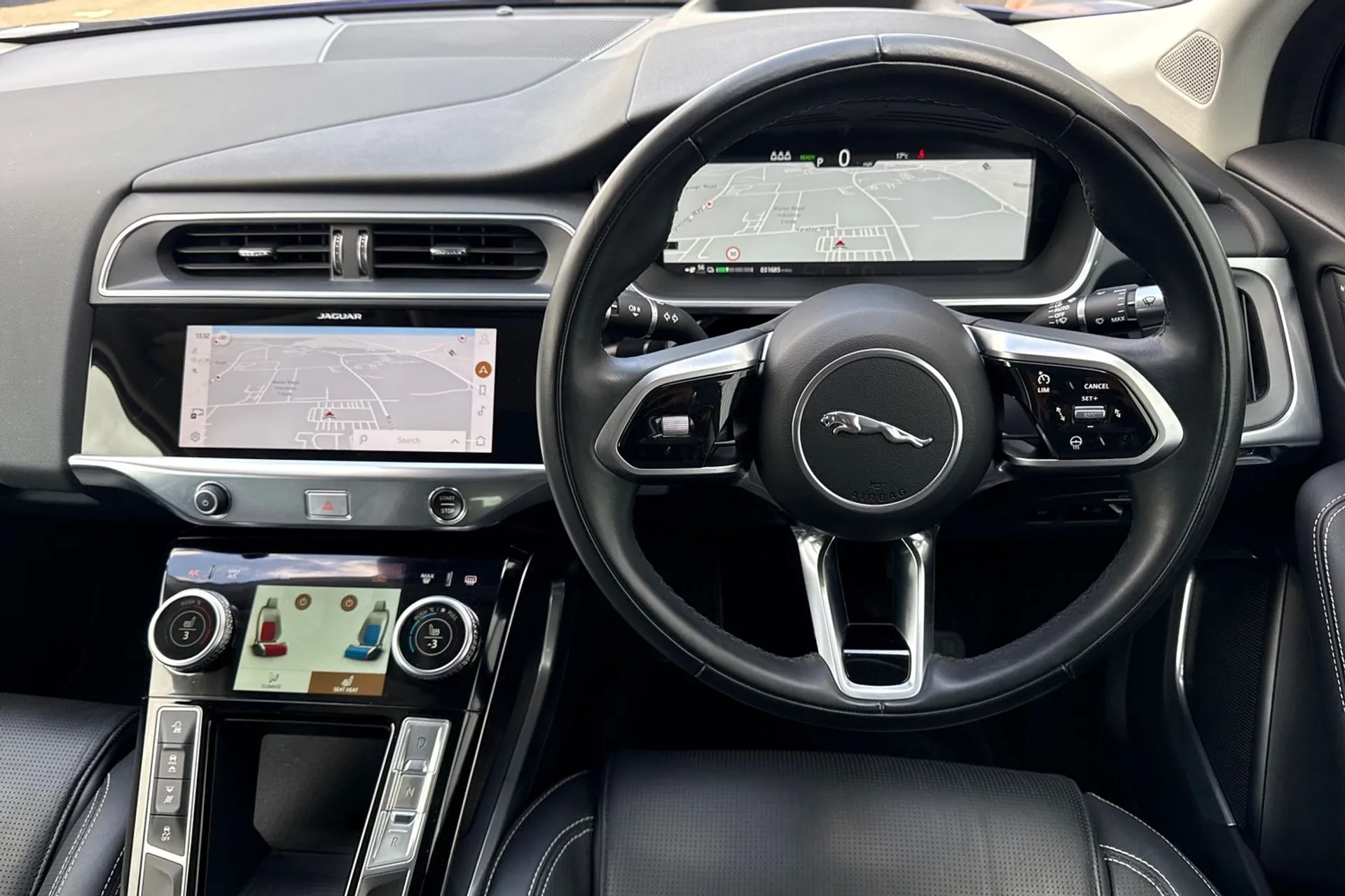 Jaguar I-PACE thumbnail image number 41