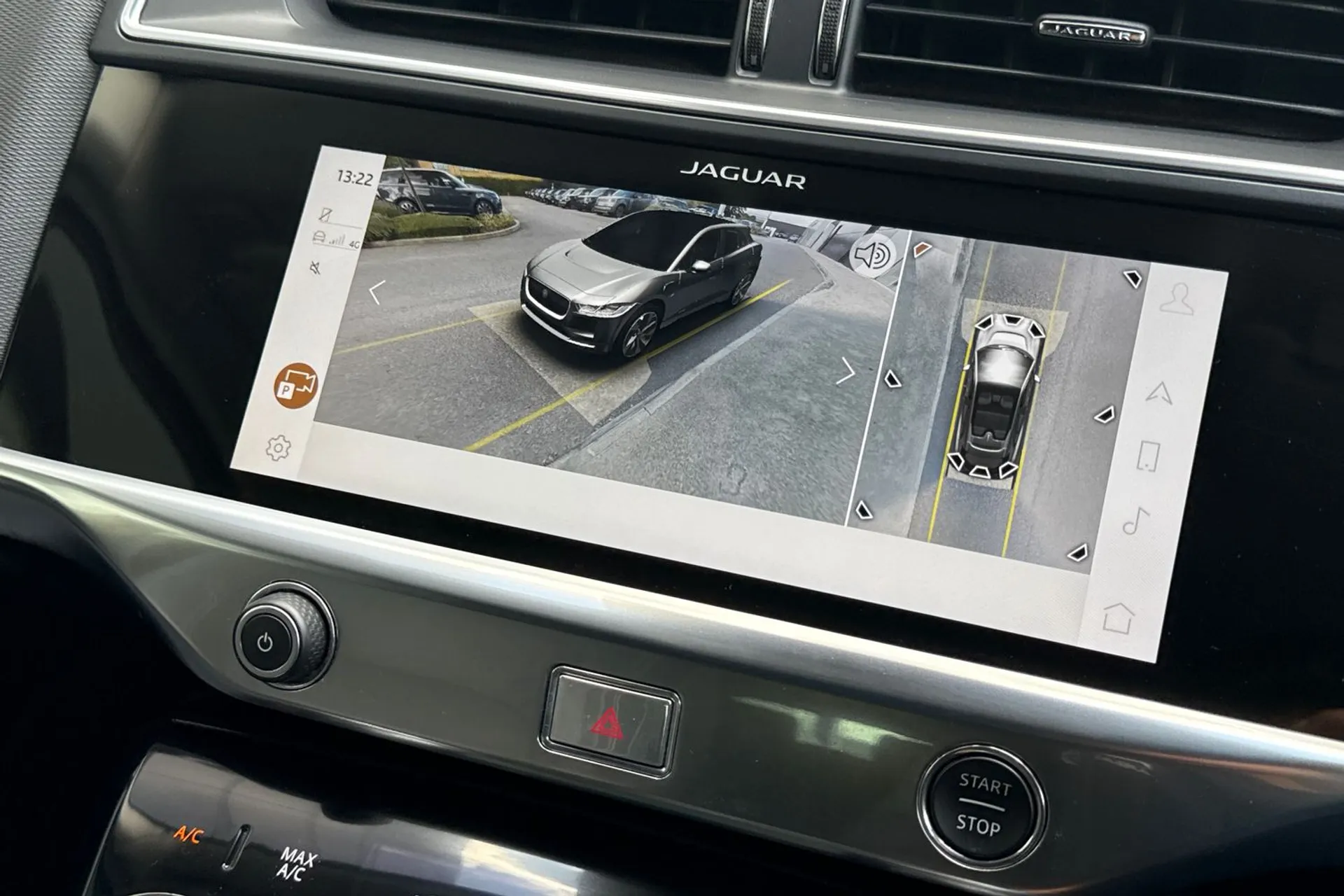 Jaguar I-PACE thumbnail image number 7
