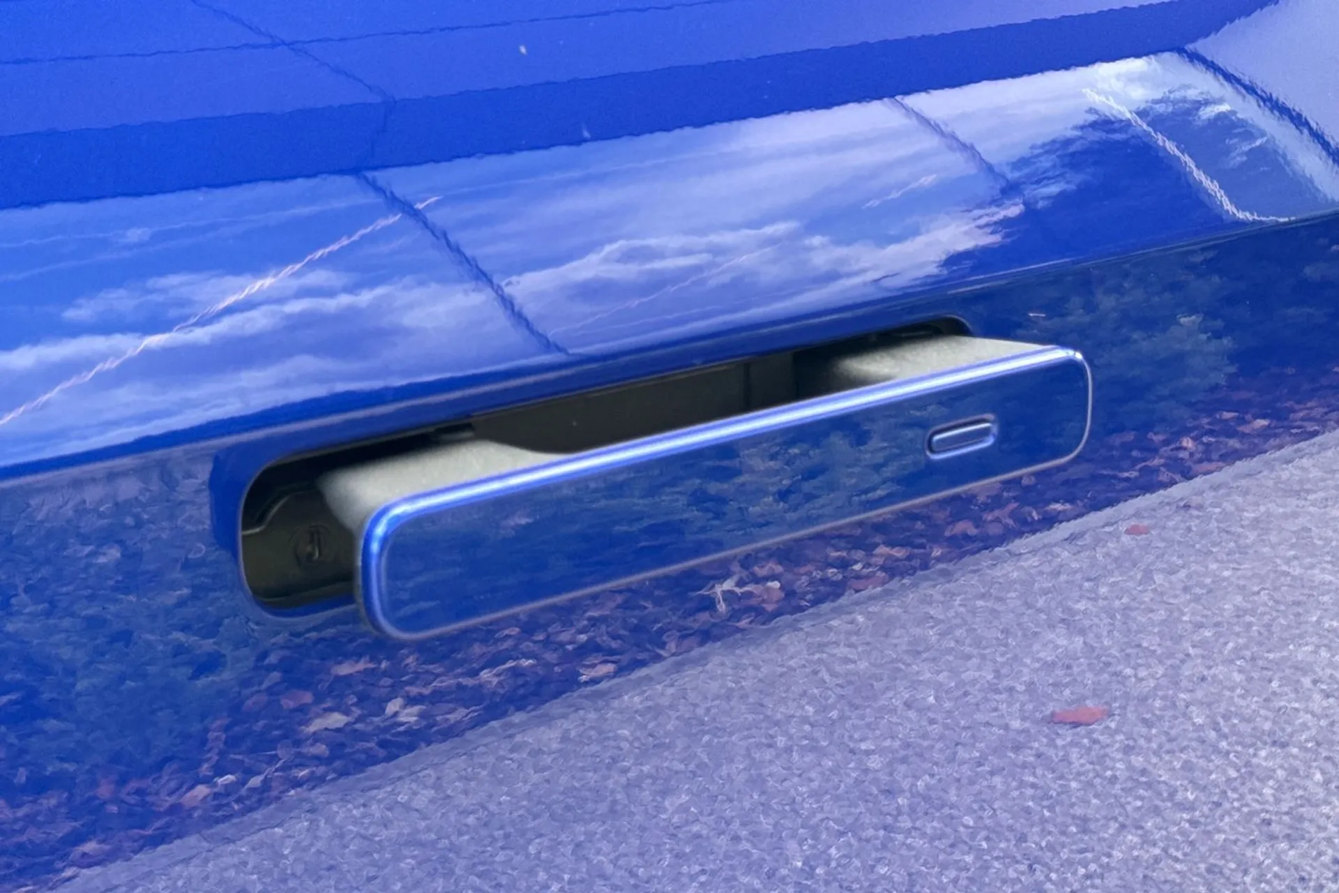 Jaguar I-PACE thumbnail image number 19